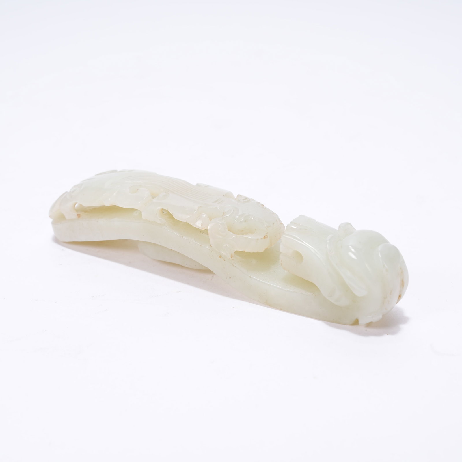 A HETIAN JADE DRAGON HEAD BELT HOOK (1 of 8)