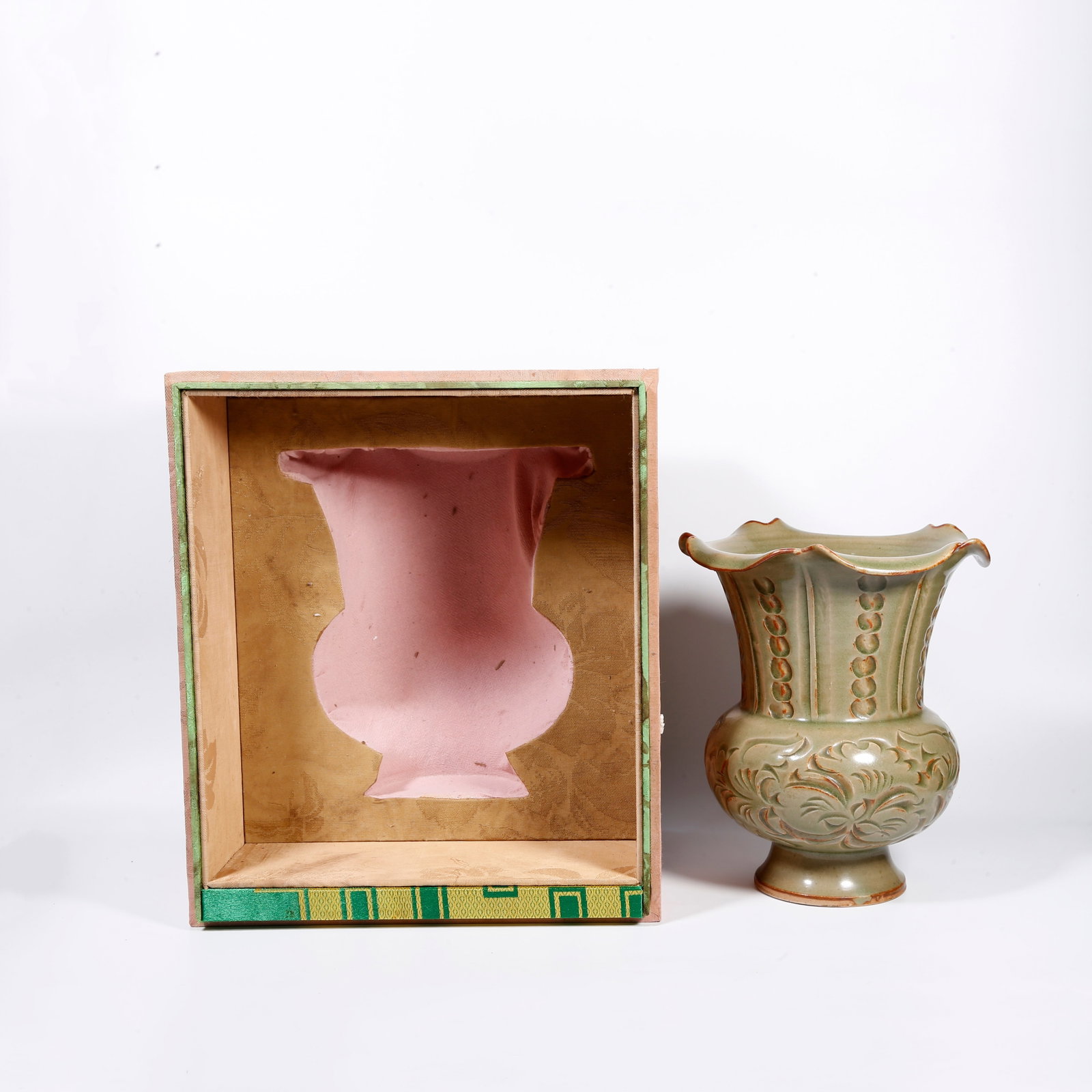 A YAOZHOU KILN FLORAL-RIM ZUN: Yaozhou Kiln Floral-rim Zun