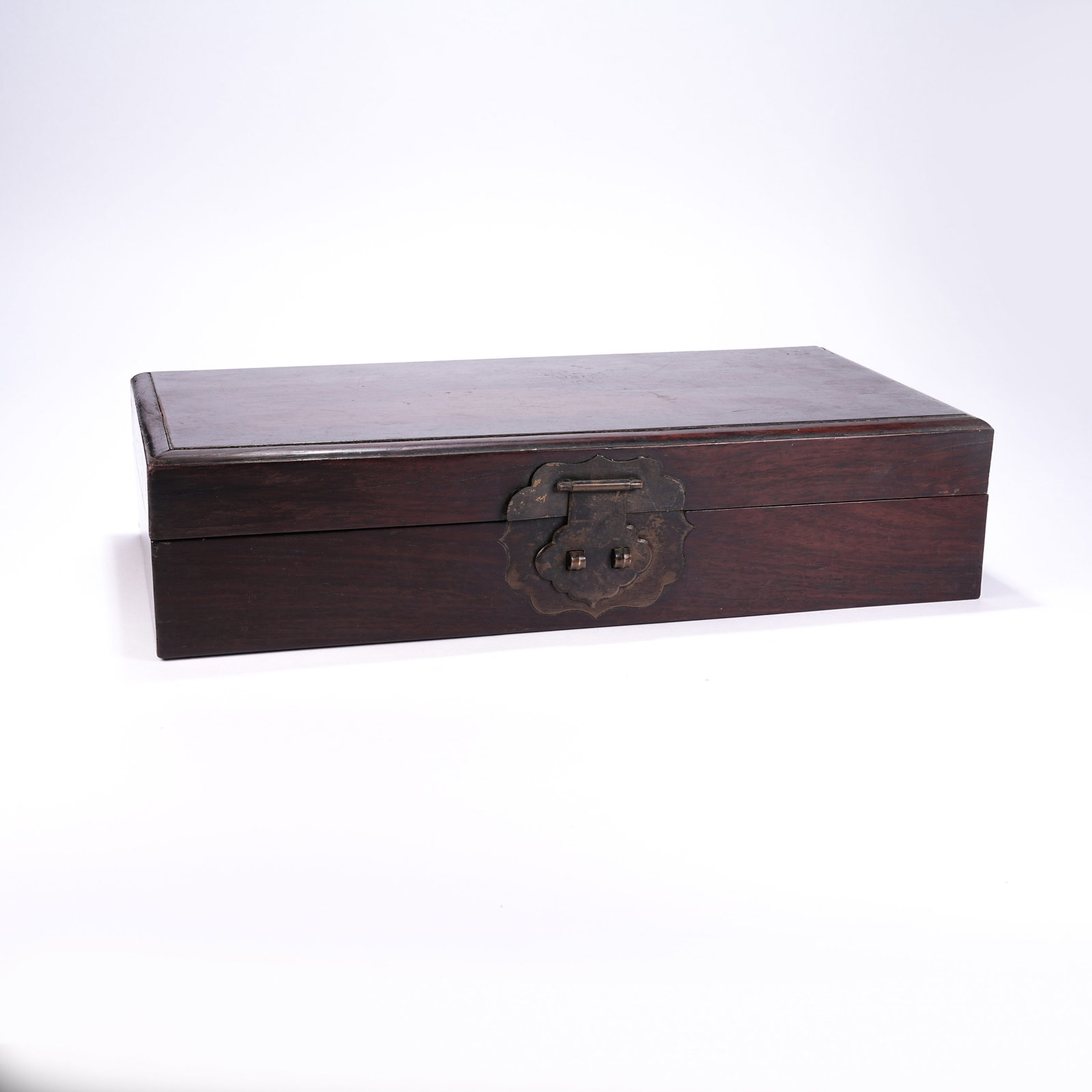 A RED SANDALWOOD LIDDED BOX (1 of 9)