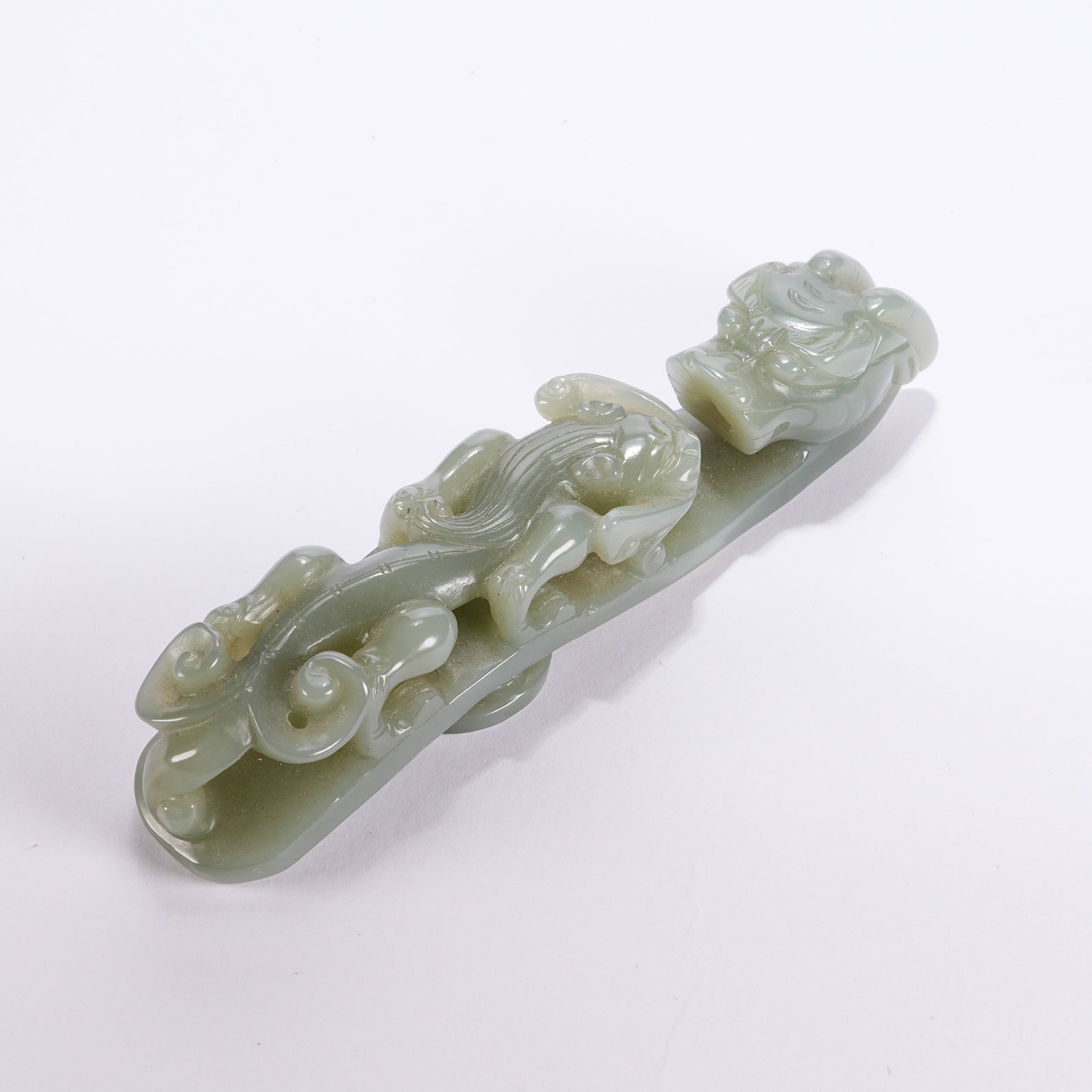 A HETIAN JADE CHILONG PATTERN BELT HOOK: Hetian Jade Chilong Pattern Belt Hook