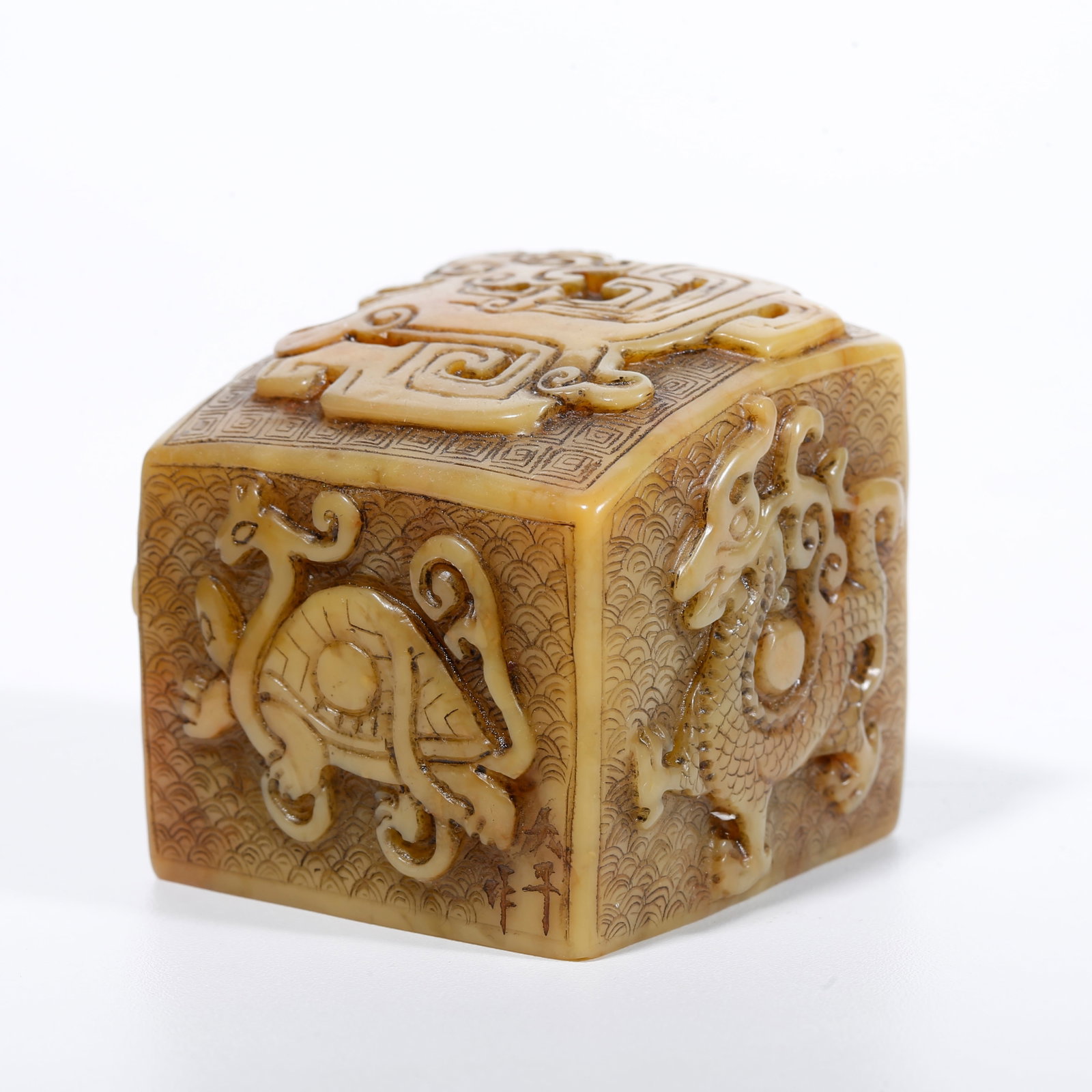 A SHOUSHAN STONE SEAL CARVED WITH SACRED BEAST PATTERN: Shoushan Stone Seal Carved with Sacred Beast Pattern