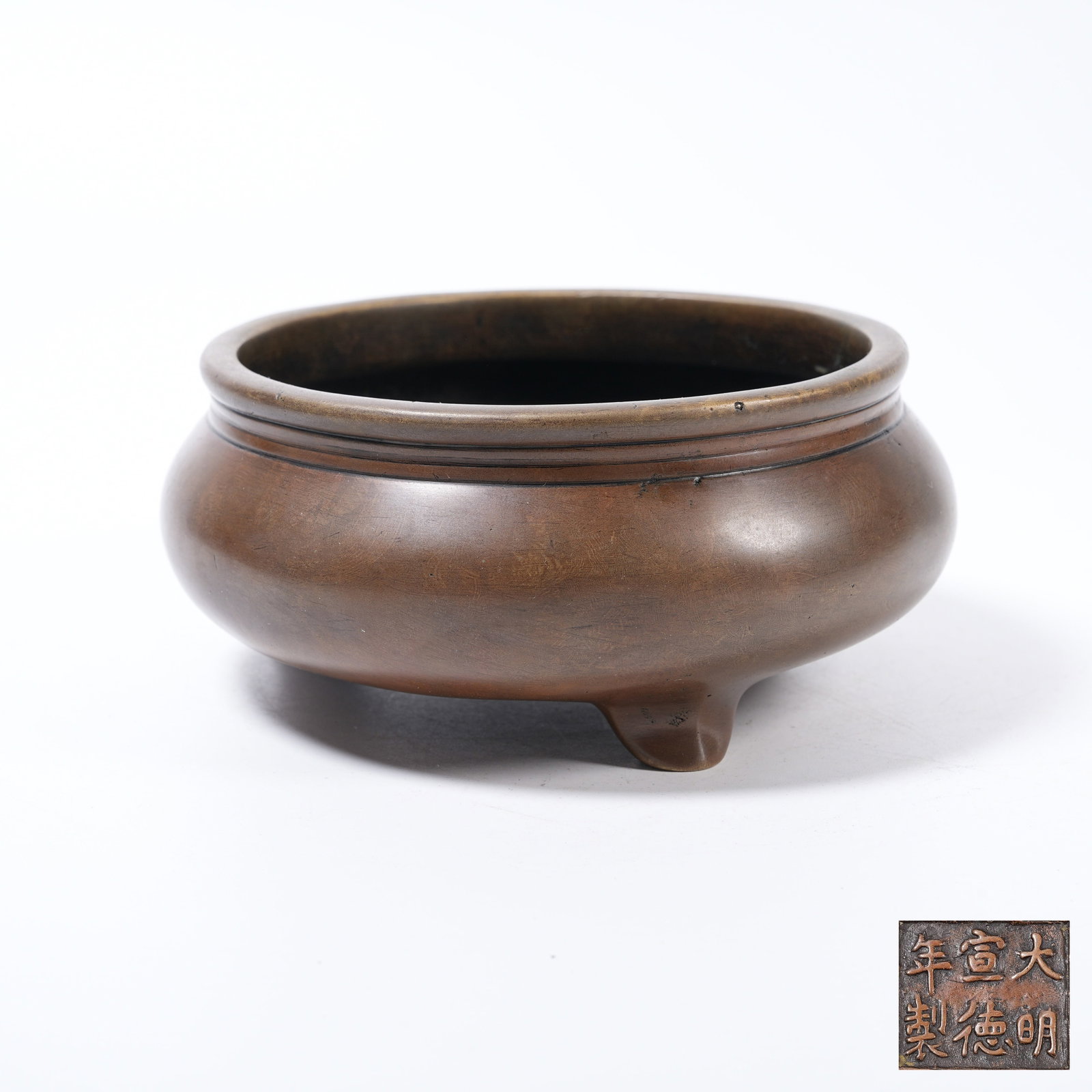 A BRONZE LI-STYLE CENSER: Bronze Li-style Censer