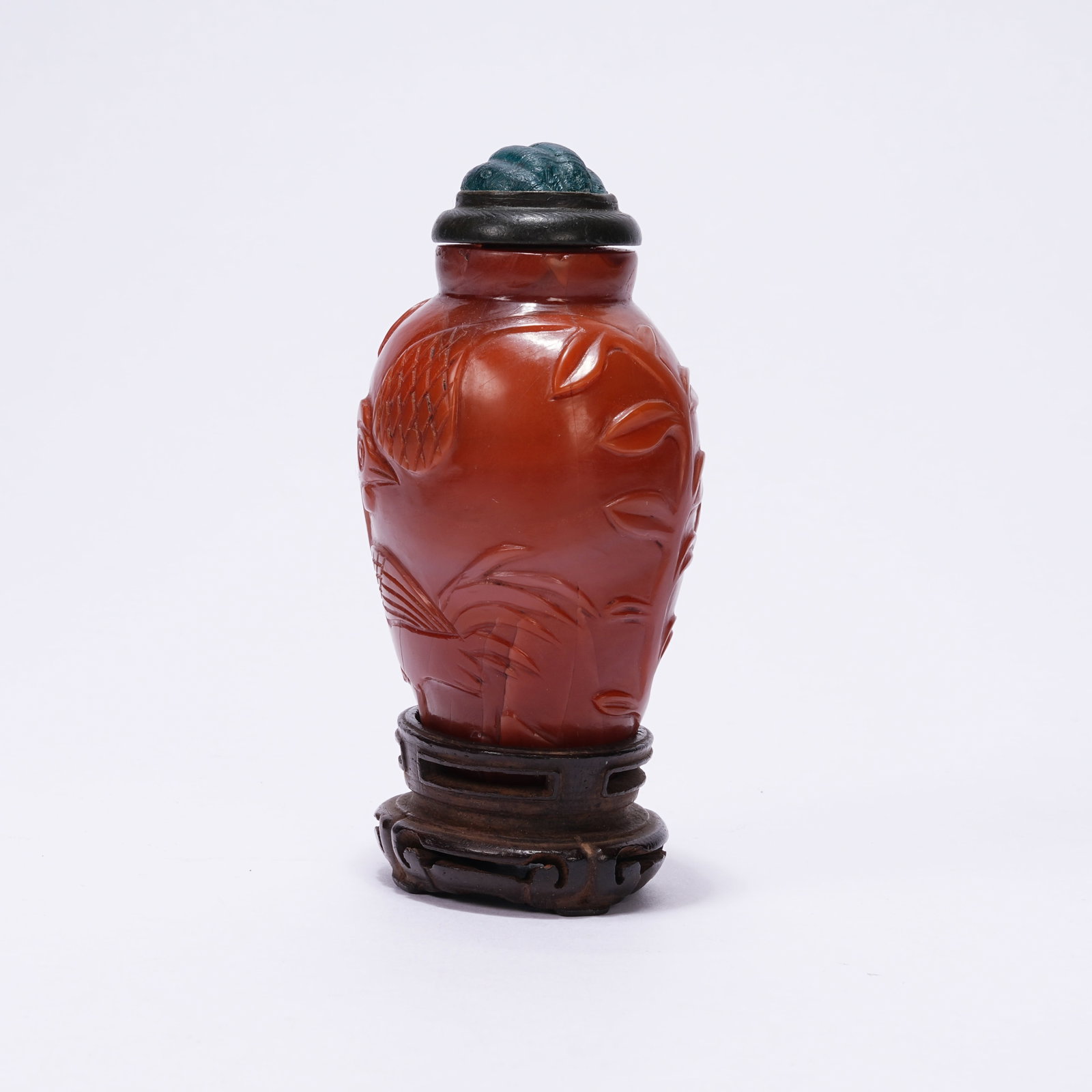 A AGATE SNUFF BOTTLE WITH PHOENIX PATTERN - 2