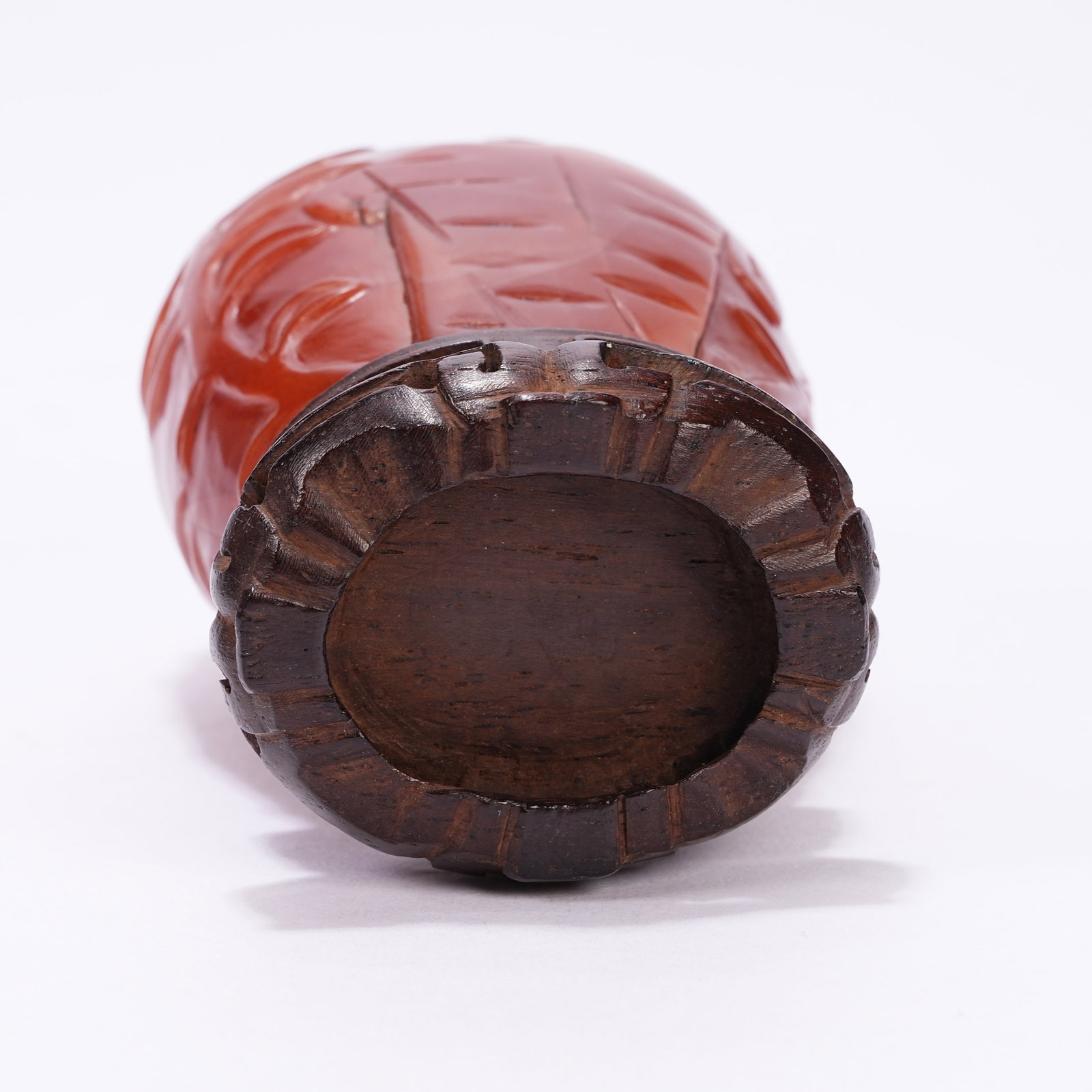 A AGATE SNUFF BOTTLE WITH PHOENIX PATTERN - 9