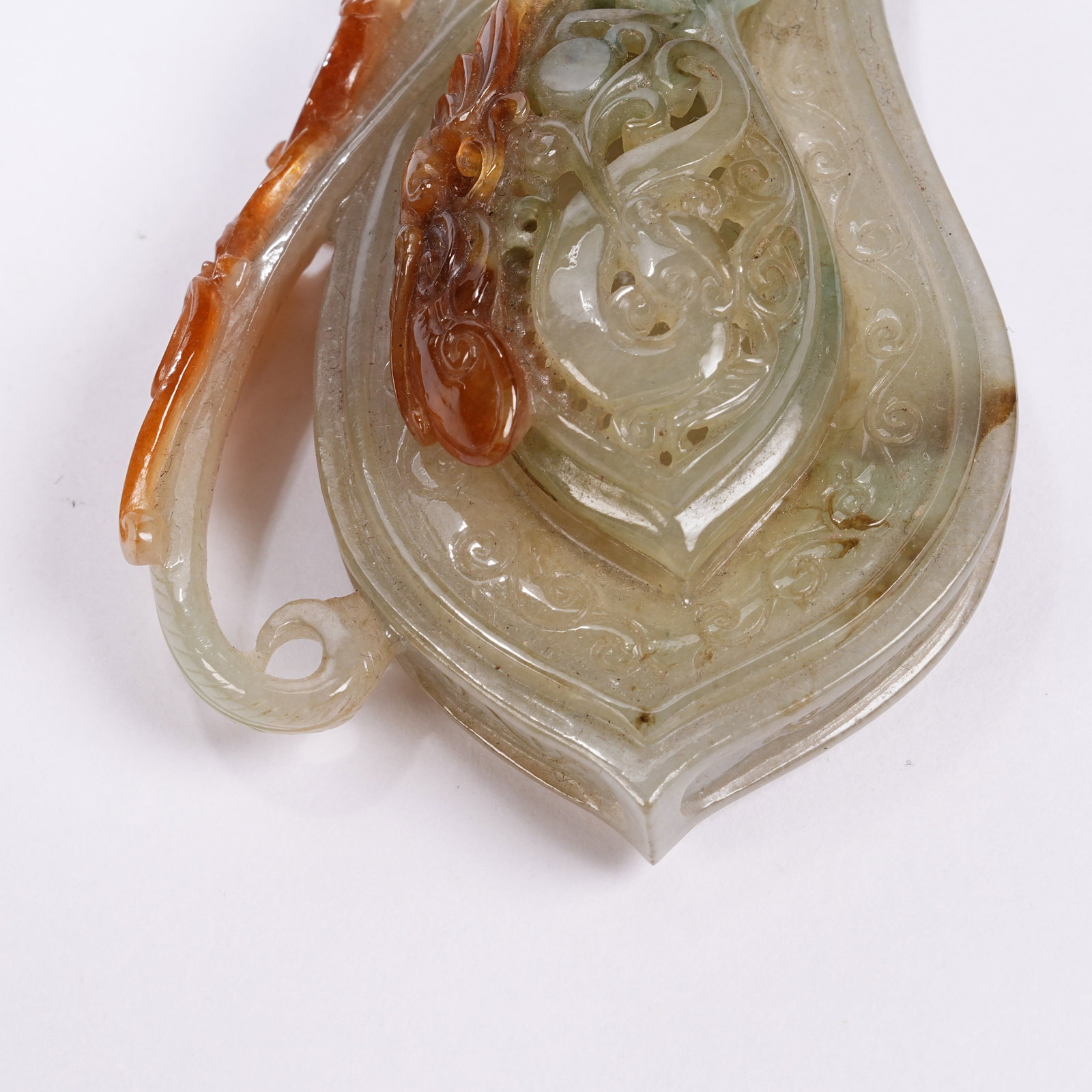 A JADEITE DRAGON PATTERN SACHET - 8