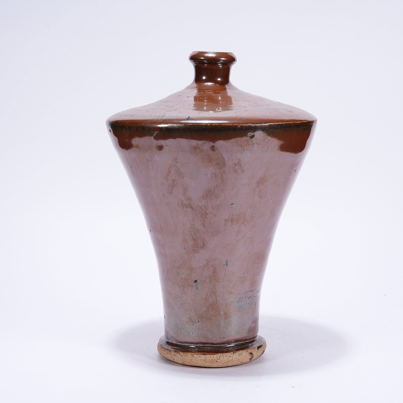 A PLUM VASE IN PURPLE-GOLD GLAZE: Plum Vase in Purple-Gold Glaze