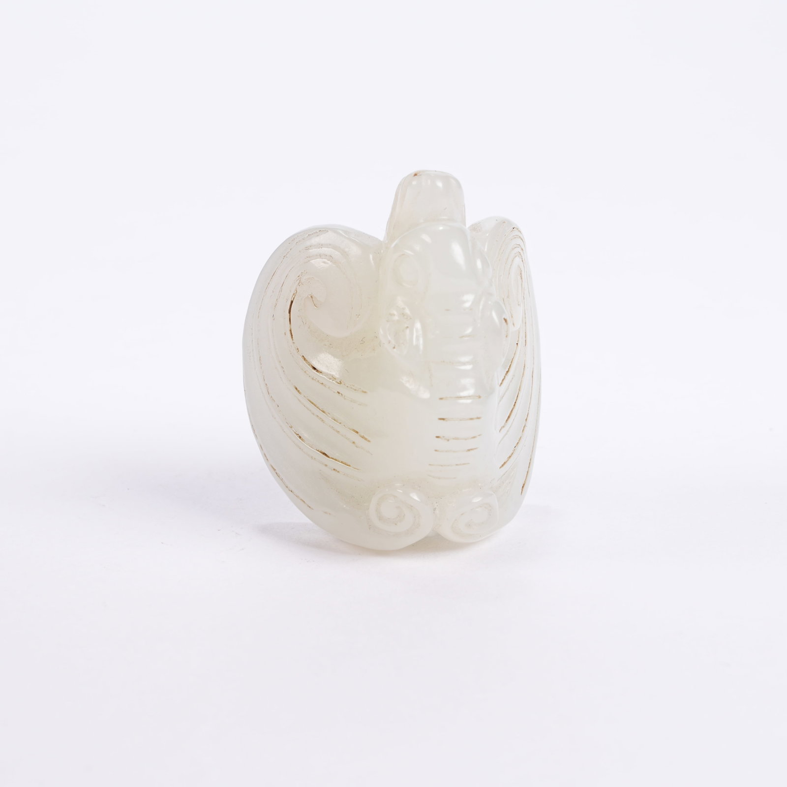 A HETIAN JADE BAT PATTERN ORNAMENT: Hetian Jade Bat Pattern Ornament