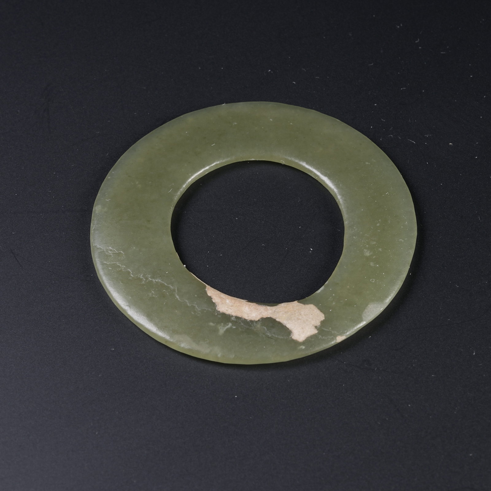 A ANCIENT JADE RING: Ancient Jade Ring