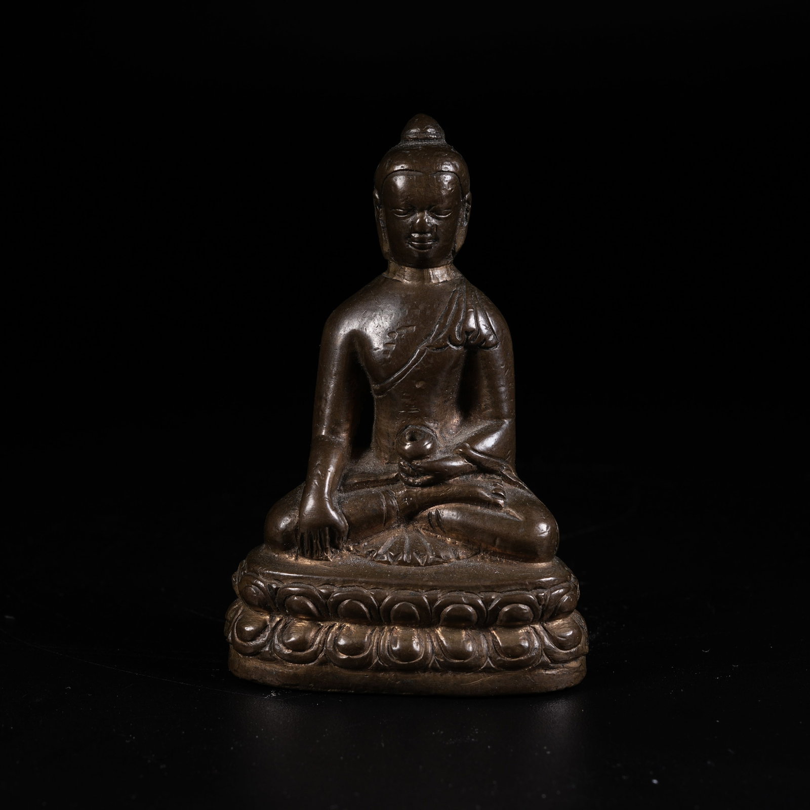 A BRONZE BUDDHA STATUE (1 of 9)