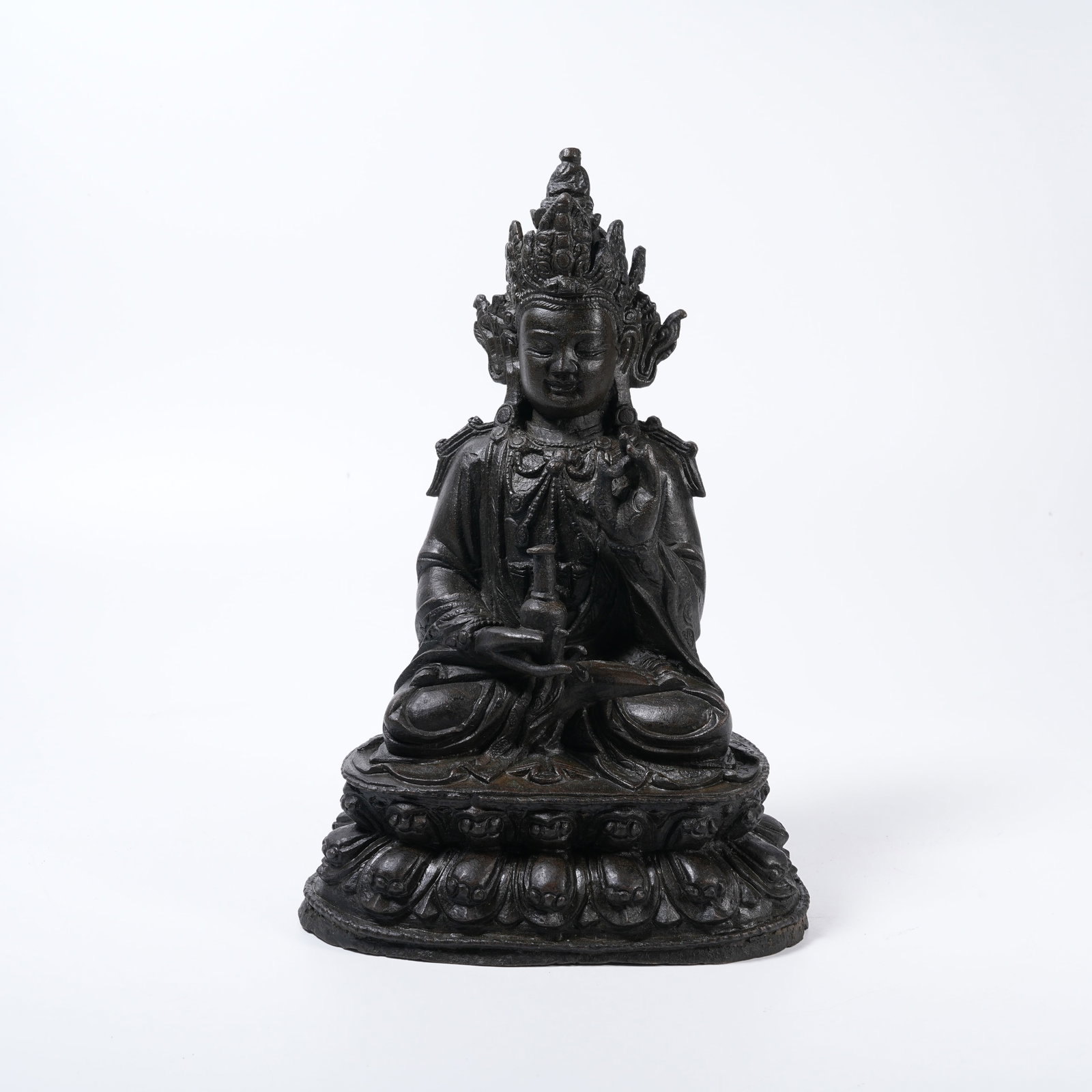 A BRONZE STATUE OF GUANYIN: Bronze Statue of Guanyin