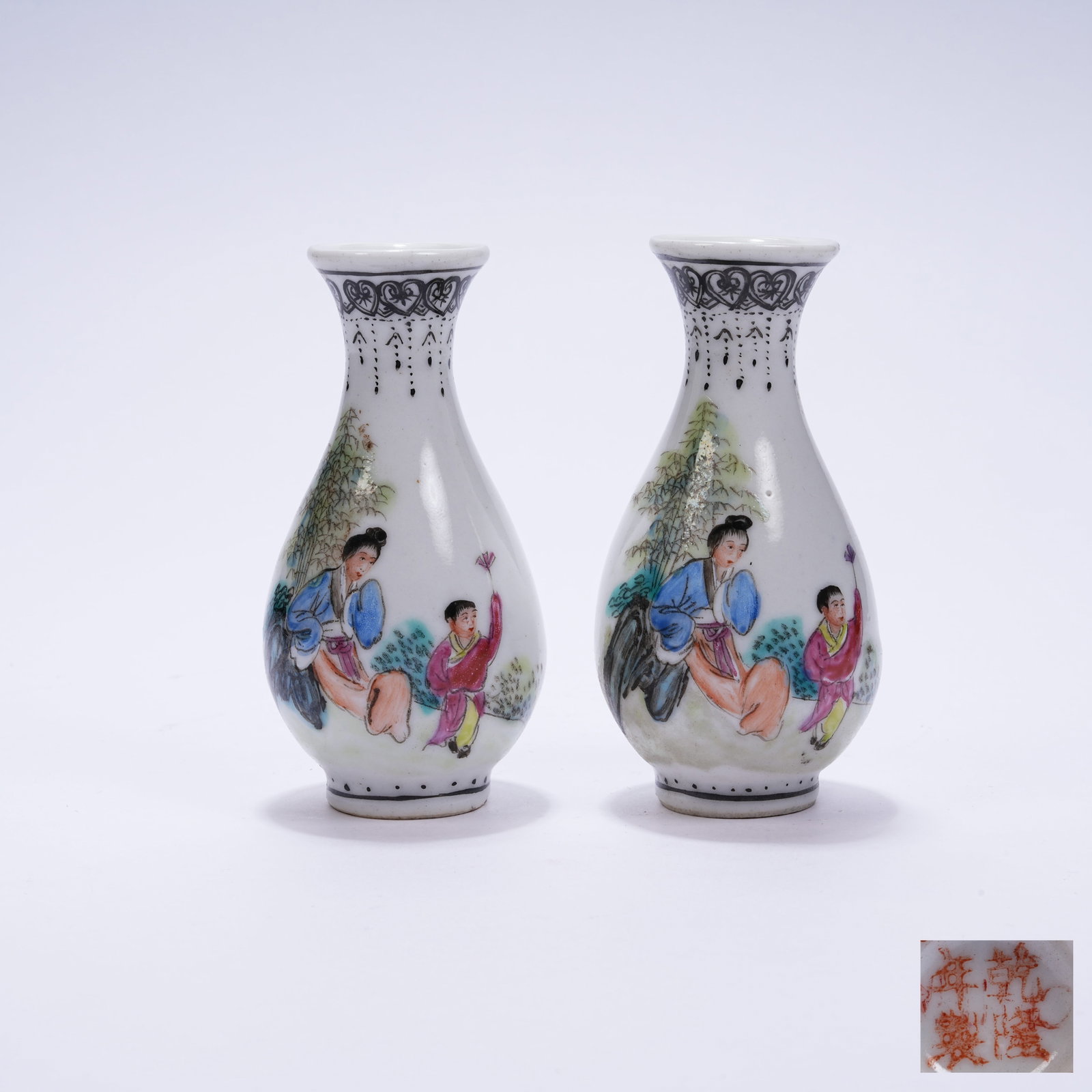 A SET OF SMALL VASES WITH TUTORING SCENE IN FAMILLE ROSE: Set of Small Vases with Tutoring Scene in Famille Rose