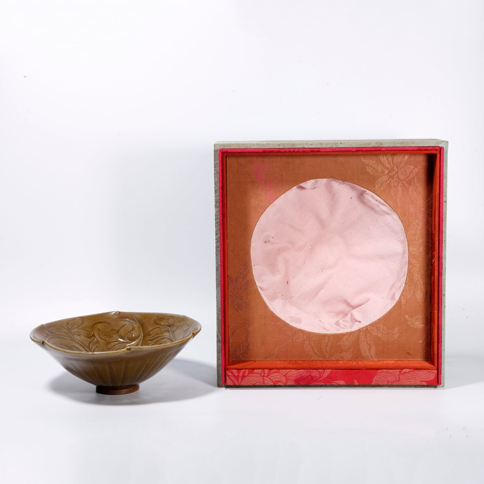 A YAOZHOU KILN CONICAL BOWL WITH FLORAL PATTERNS: Yaozhou Kiln Conical Bowl with Floral Patterns