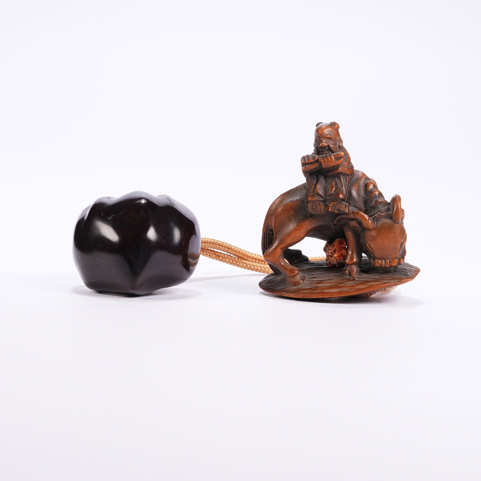 A SET OF BOXWOOD HERDING CATTLE PENDANTS (1 of 5)