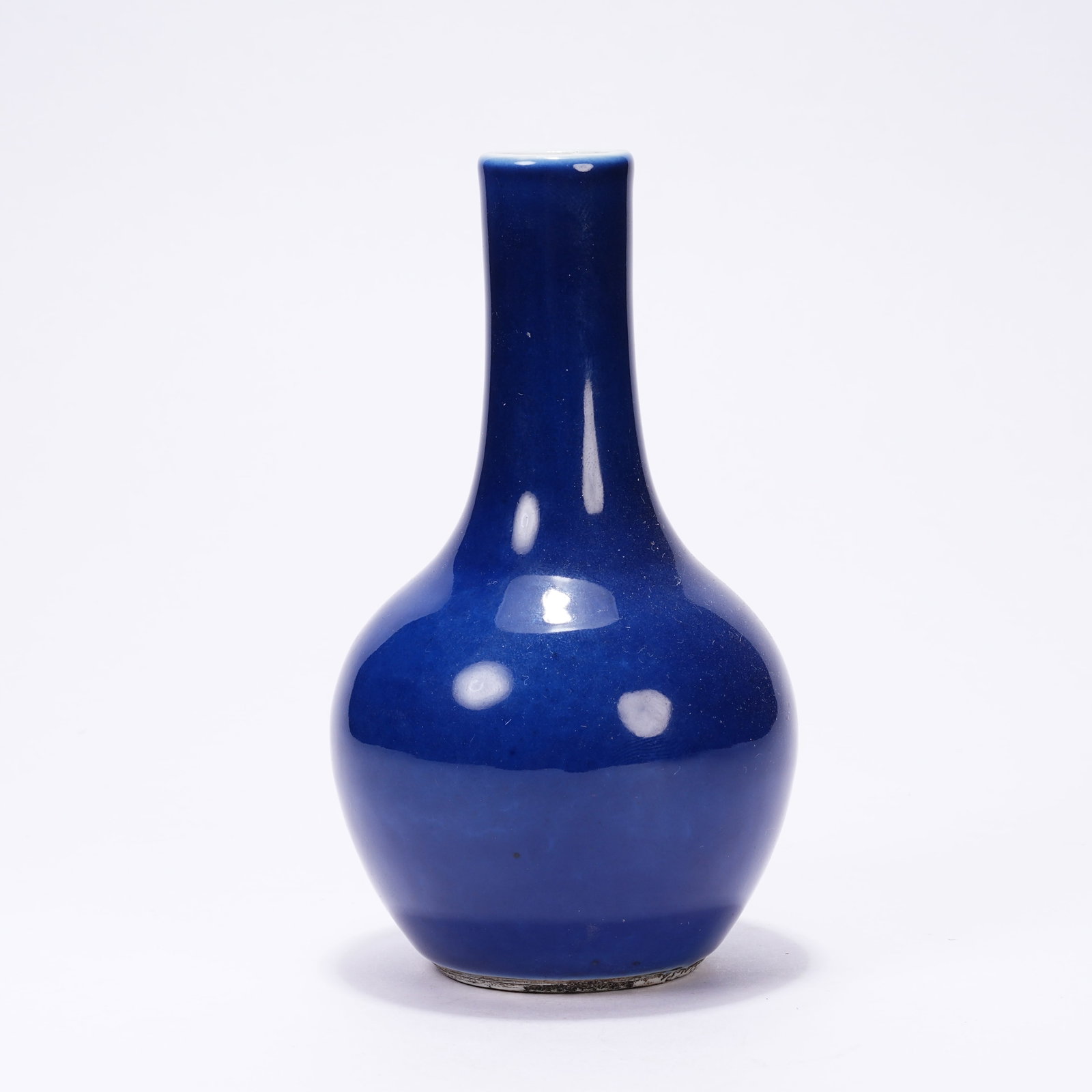 A SAPPHIRE GLAZED LONG-NECK VASE (1 of 9)