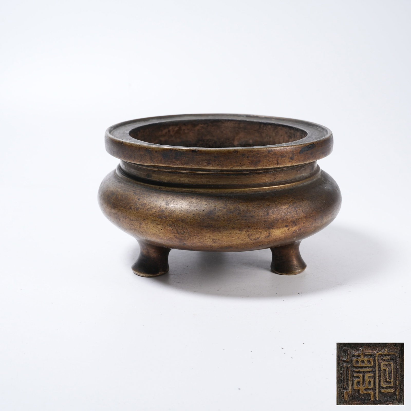 A BRONZE LI-STYLE CENSER: Bronze Li-Style Censer