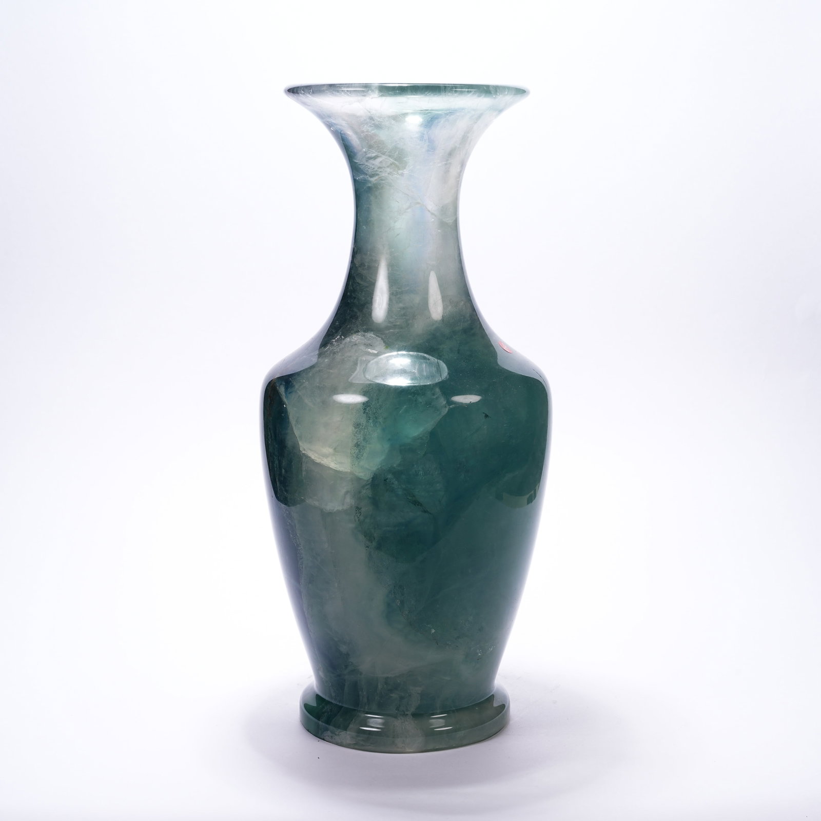 A CRYSTAL WIDE-MOUTH VASE: Crystal Wide-mouth Vase