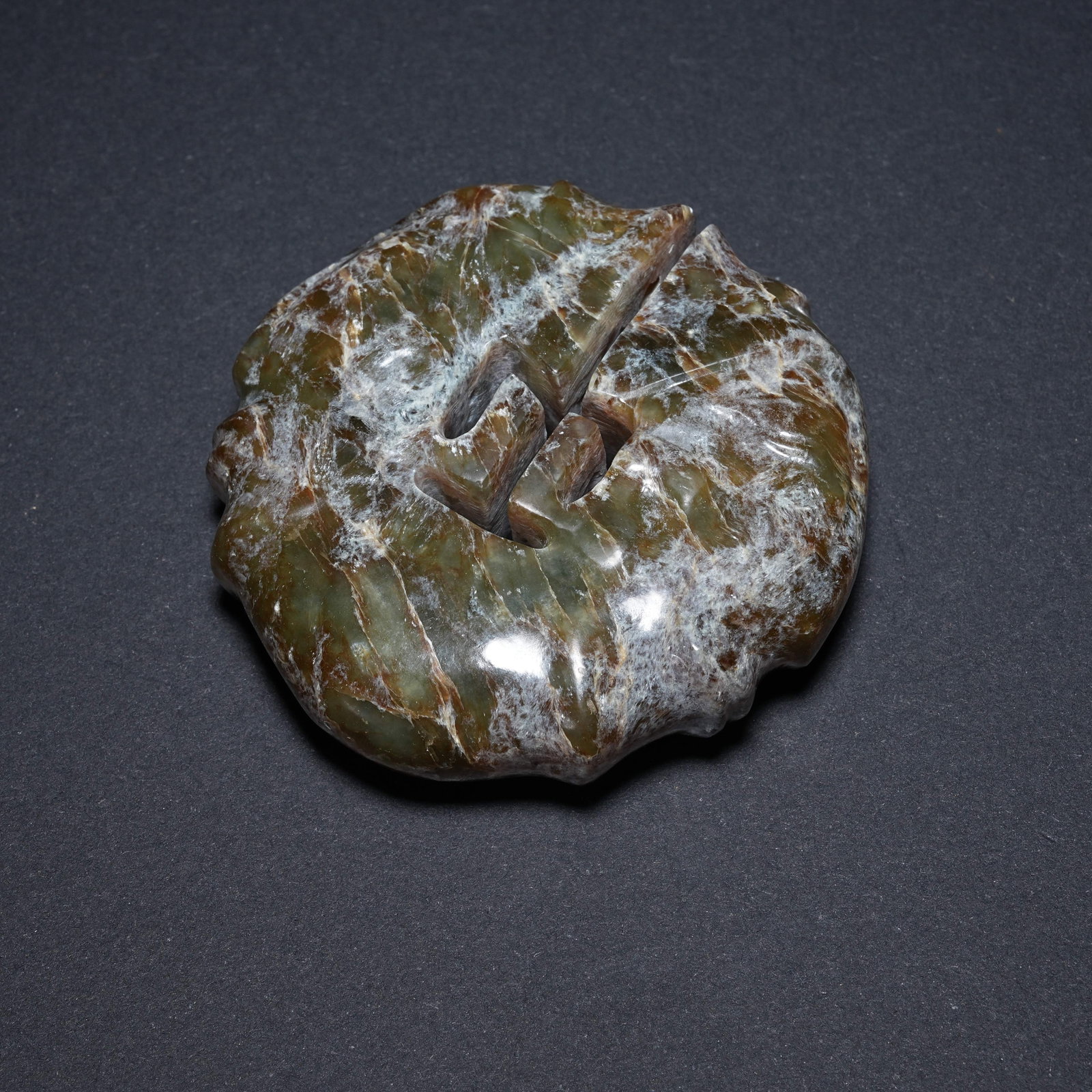 A ANCIENT JADE JUE PENDANT OF LIANGZHU CULTURE: Ancient Jade Jue Pendant of Liangzhu Culture