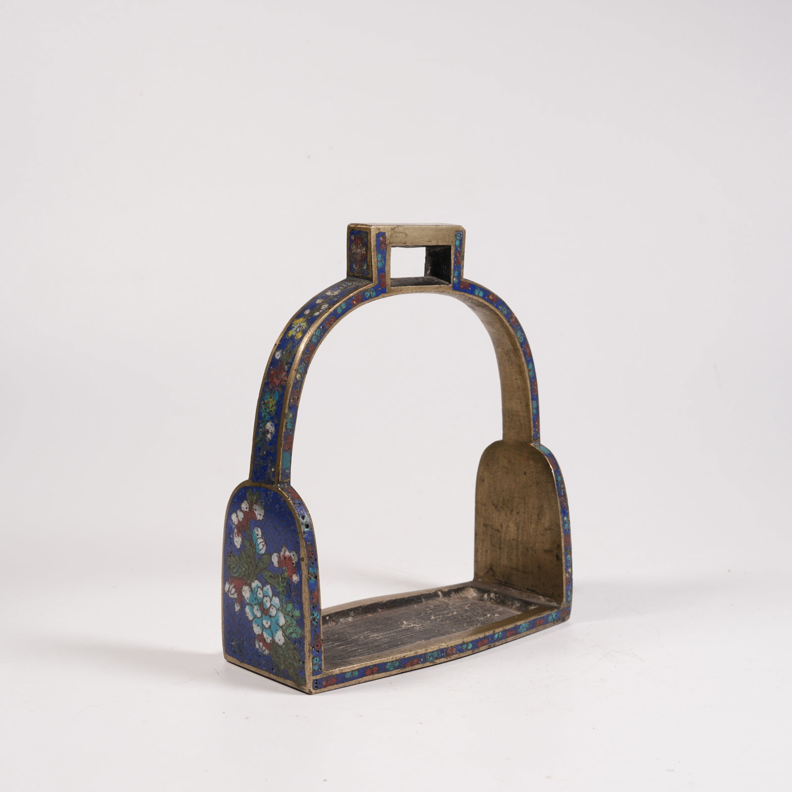 A CLOISONNE STIRRUP WITH FLOWER PATTERN ON COPPER BODY (1 of 8)