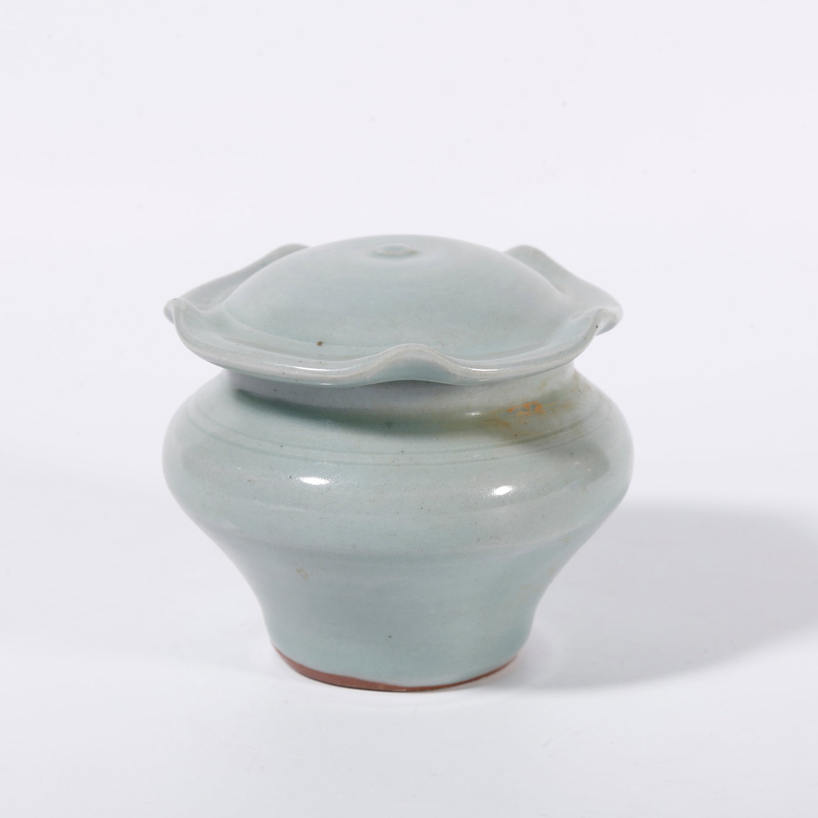 A ANCIENT KILN COVERED JAR (1 of 8)