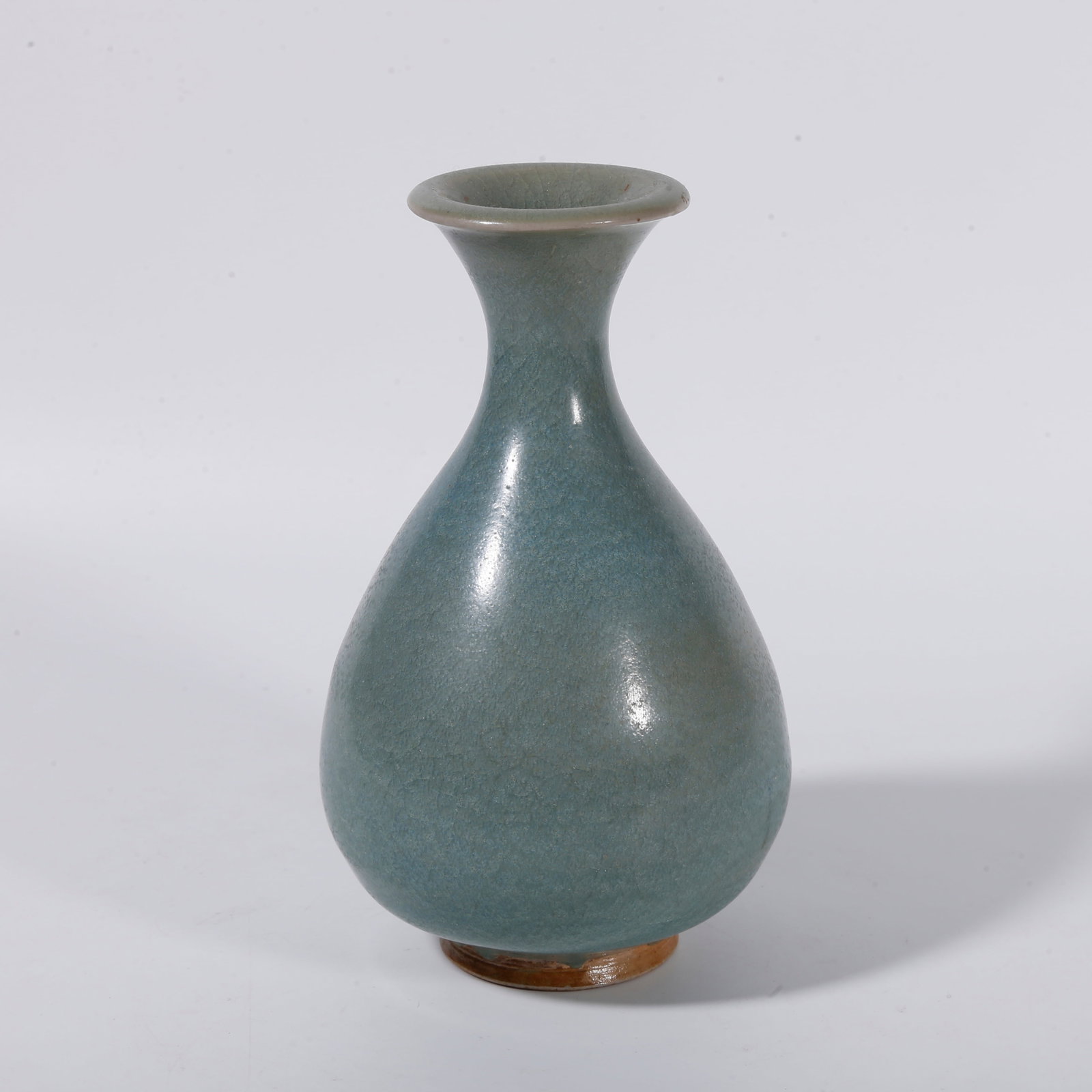 A JUN KILN YUHUCHUN VASE: Jun Kiln Yuhuchun Vase