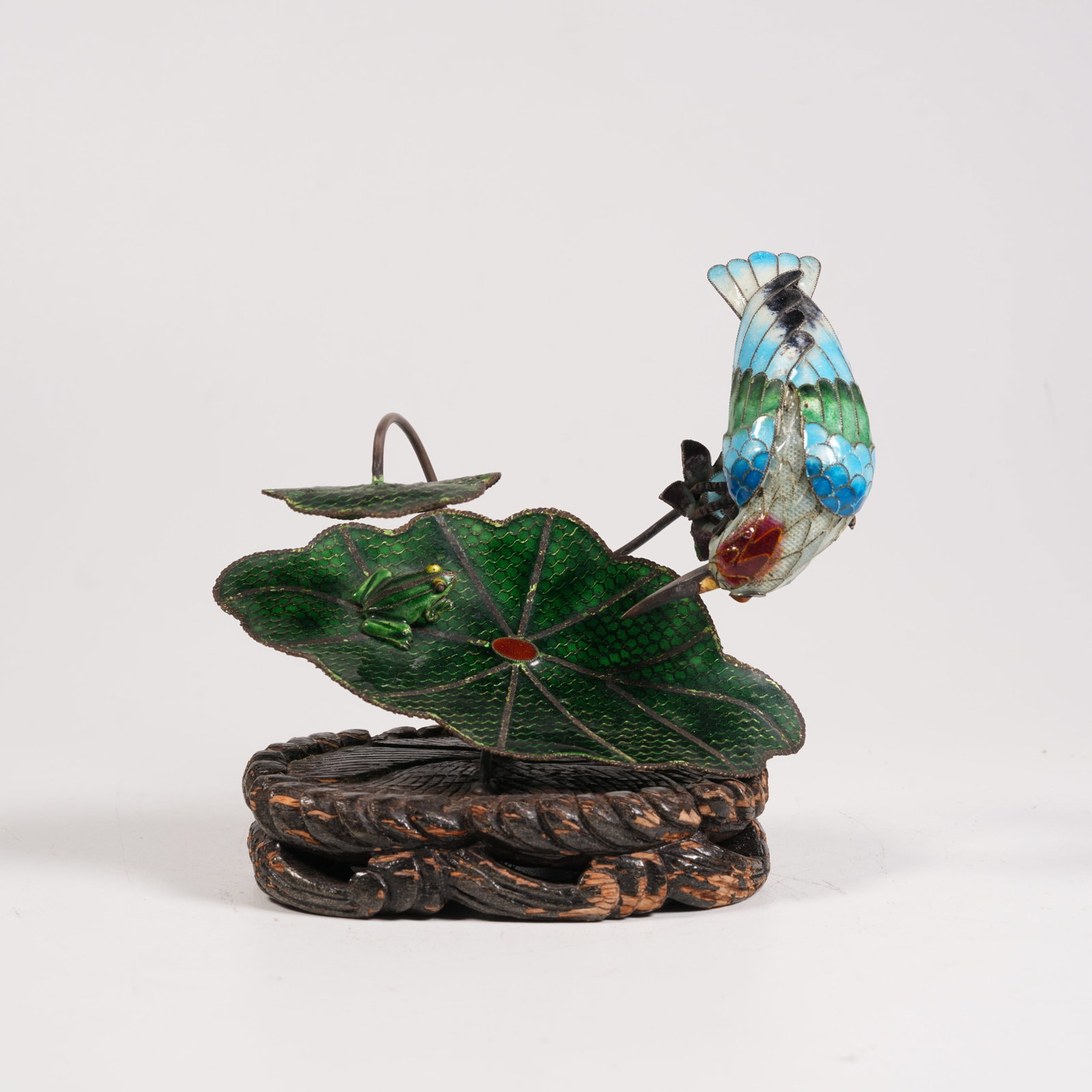 A CLOISONNE ORNAMENT OF FROGS SYMBOLIZING WEALTH ARRIVAL ON COPPER BODY (1 of 10)