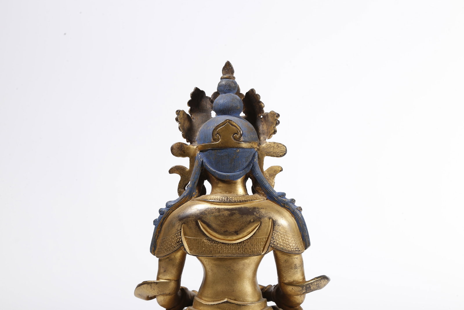 A GILDED BRONZE BUDDHA STATUE - 6