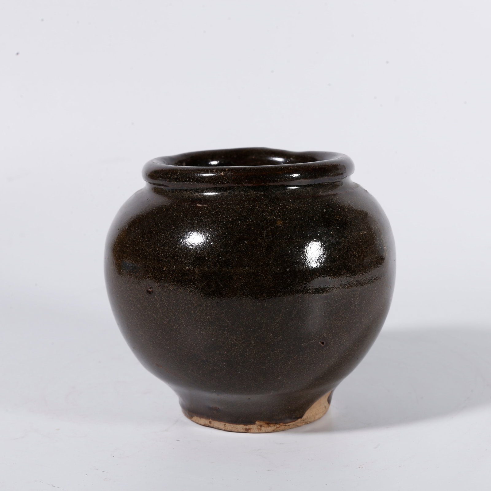 A TEA-DUST GLAZED JAR (1 of 9)