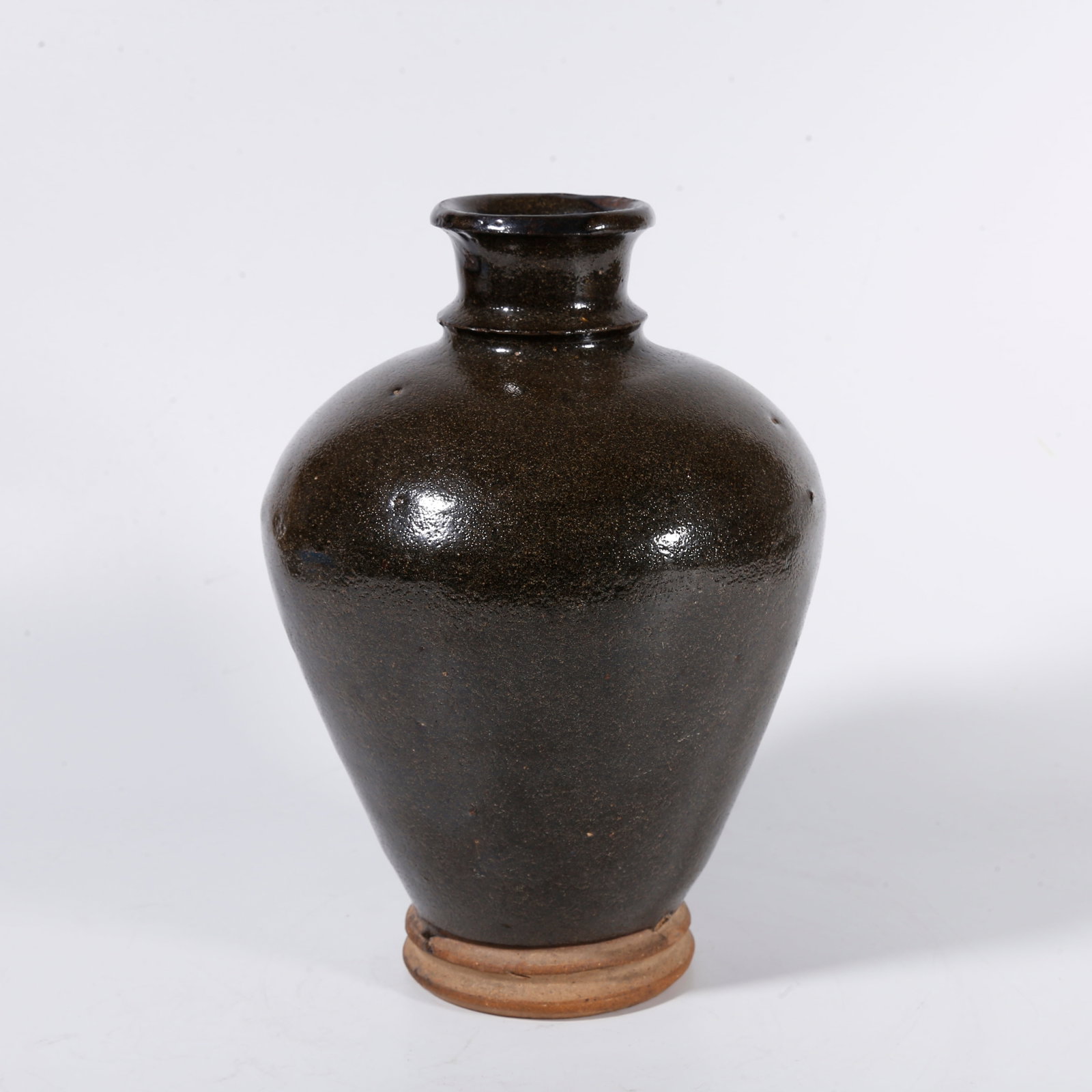 A ANCIENT KILN VASE (1 of 8)