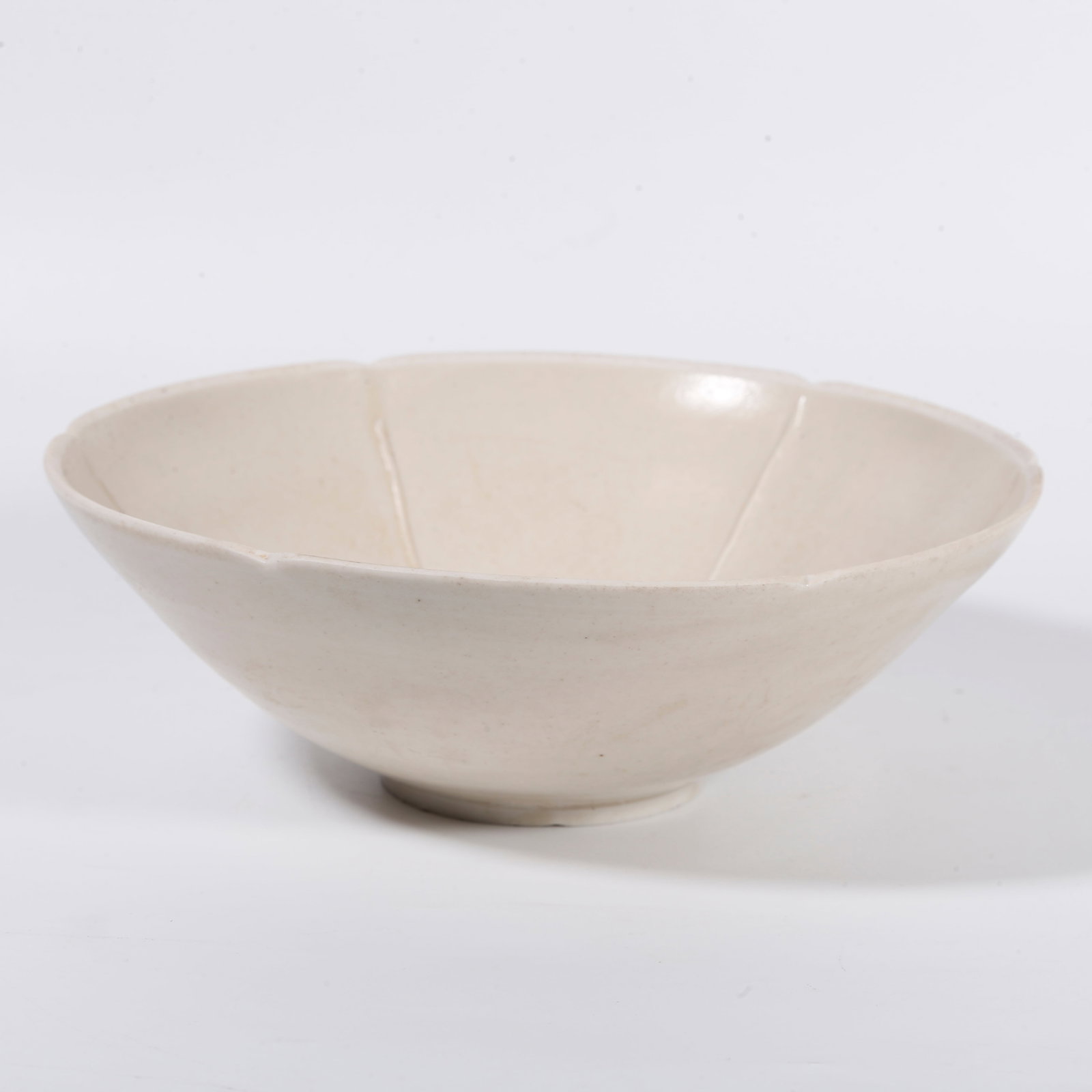 A DING KILN SUNFLOWER-RIMMED BOWL (1 of 8)