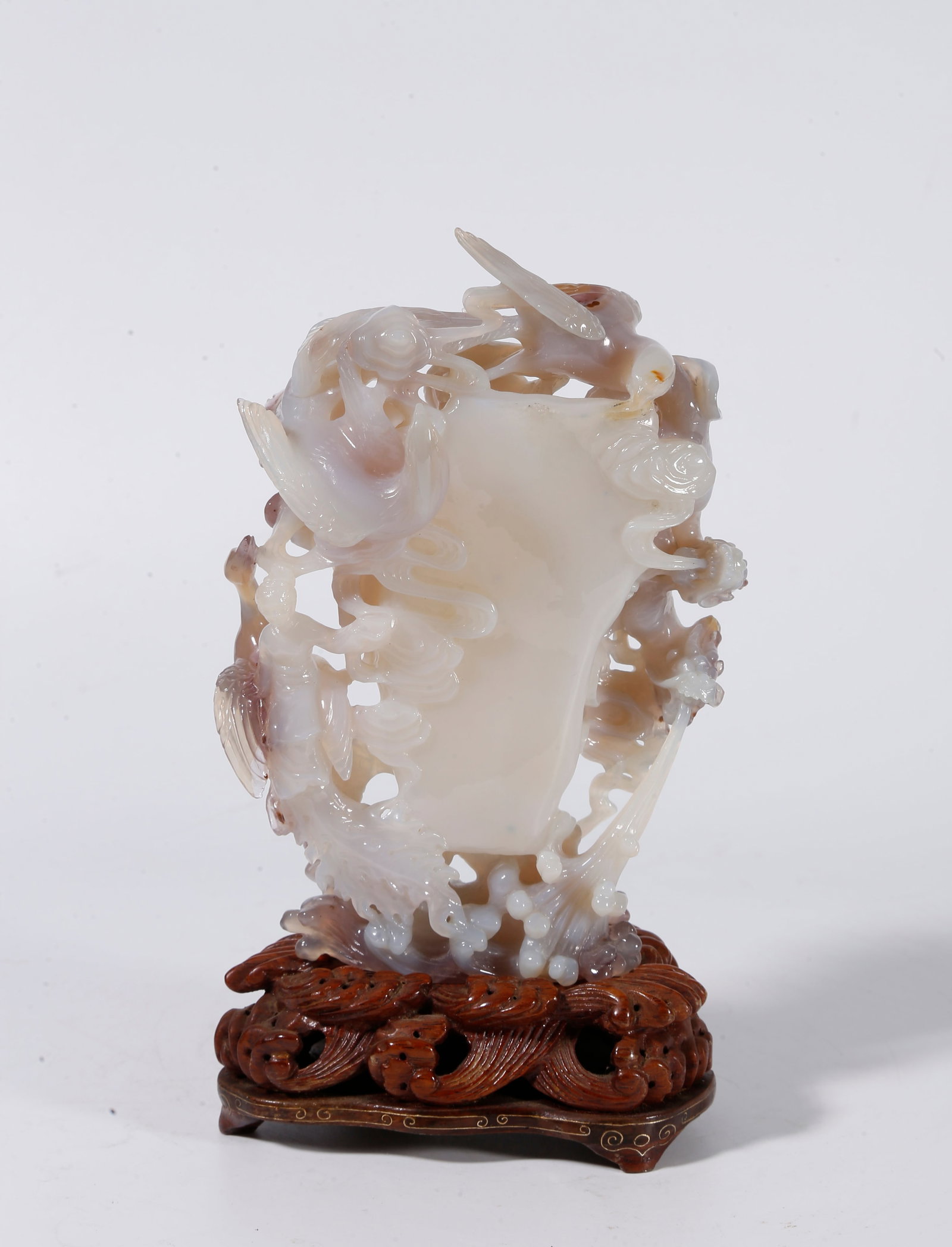 A AGATE CARVED ORNAMENT IN BEAST SHAPE (1 of 9)