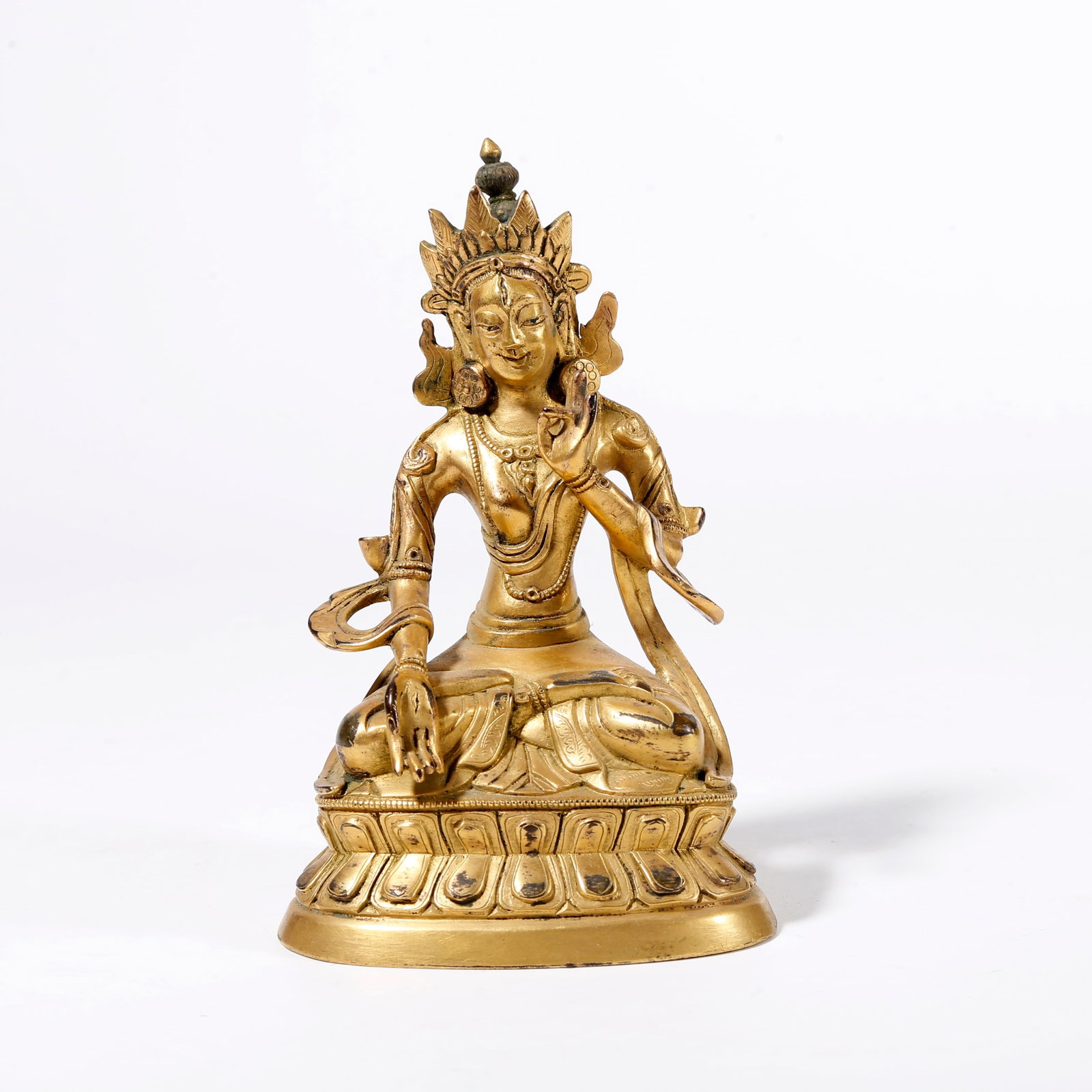 A GILDED BRONZE BUDDHA STATUE: Gilded Bronze Buddha Statue