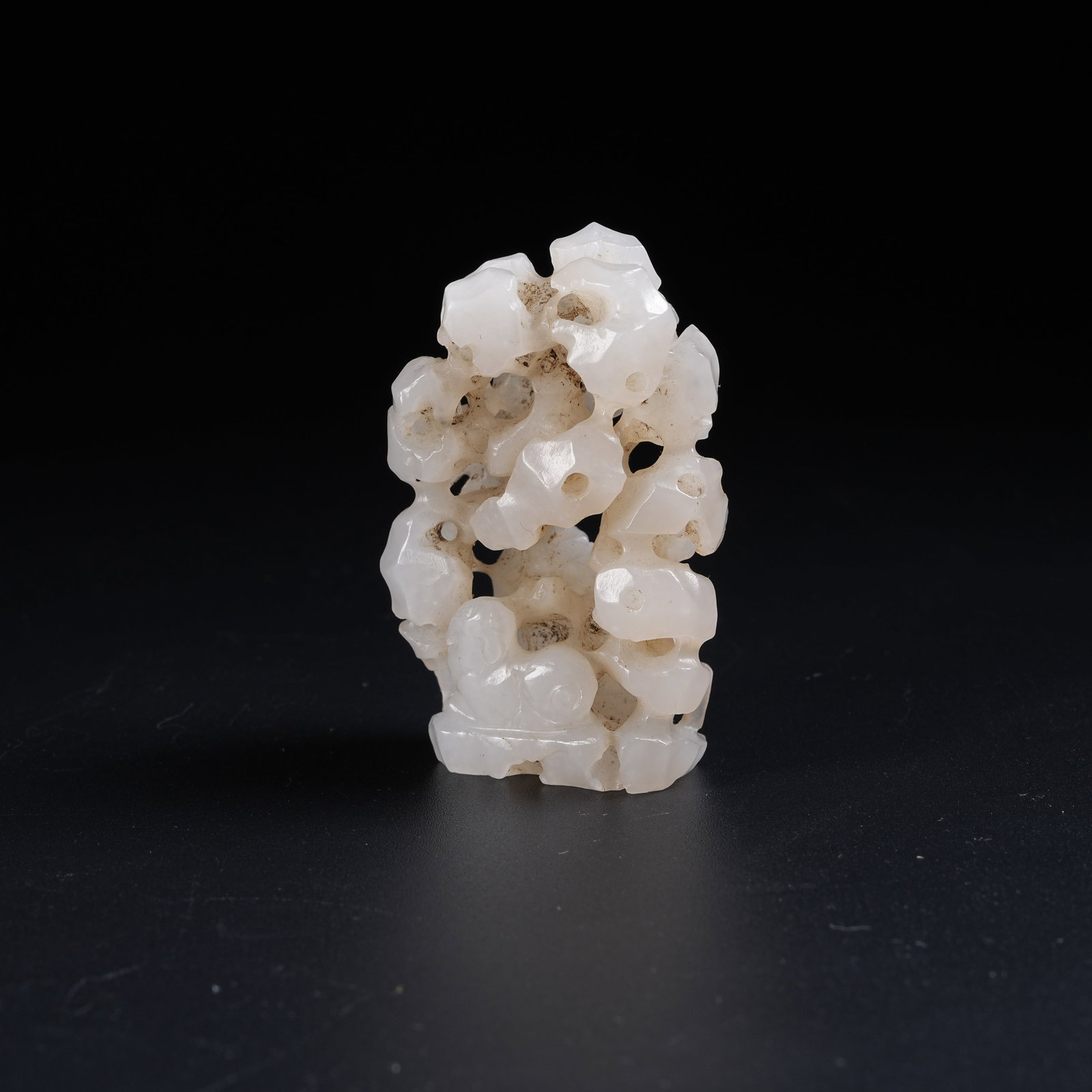 A HETIAN JADE CENSER AND TRIPOD CARVED WITH NARRATIVE FIGURE SCENES: Hetian Jade Censer and Tripod Carved with Narrative Figure Scenes