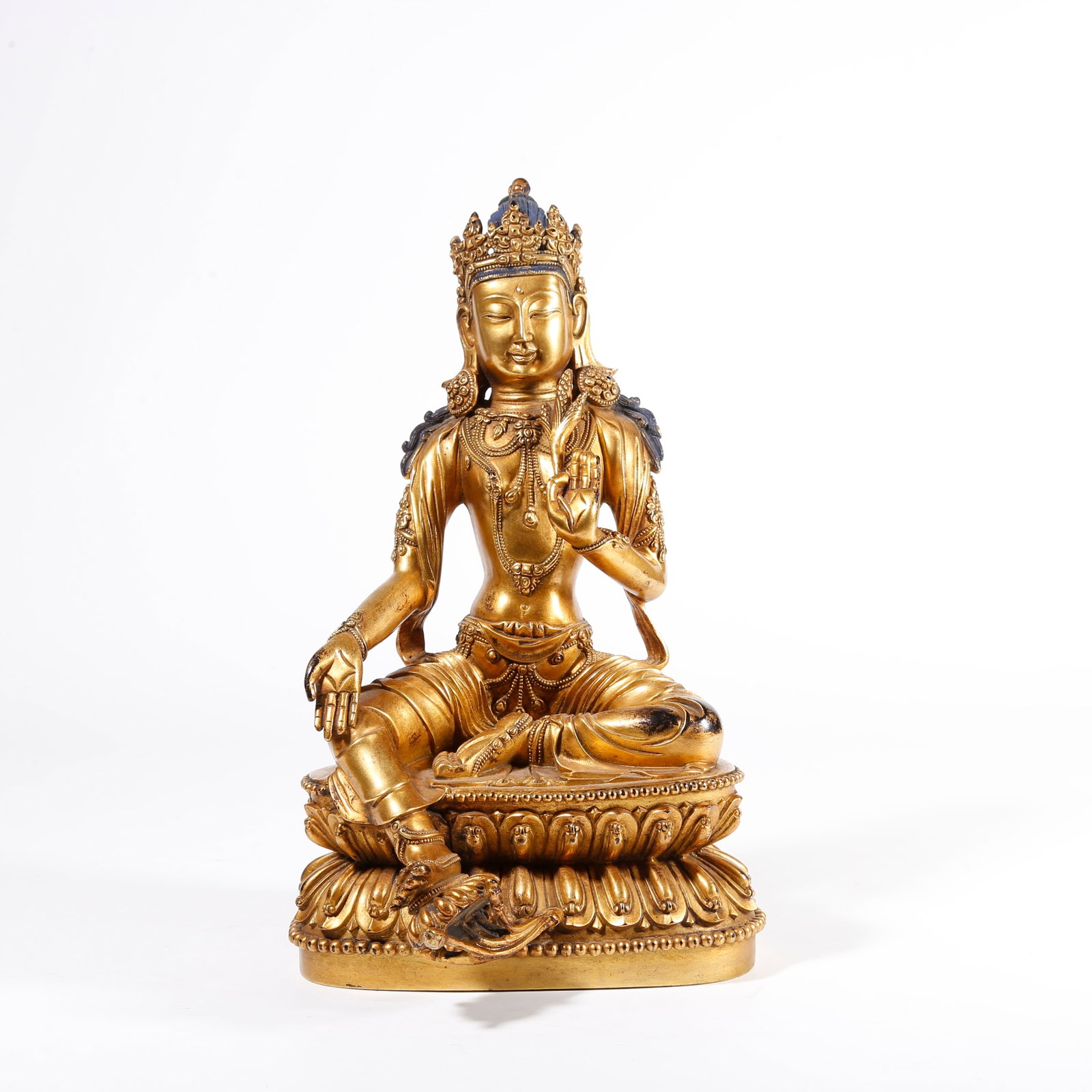 A GILDED BRONZE BUDDHA STATUE: Gilded Bronze Buddha Statue