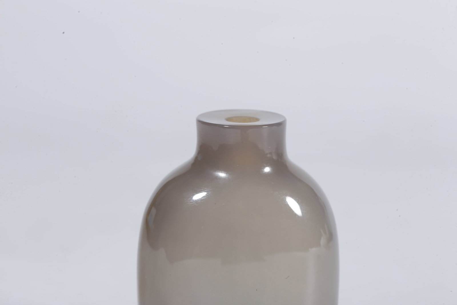 A AGATE SNUFF BOTTLE - 7