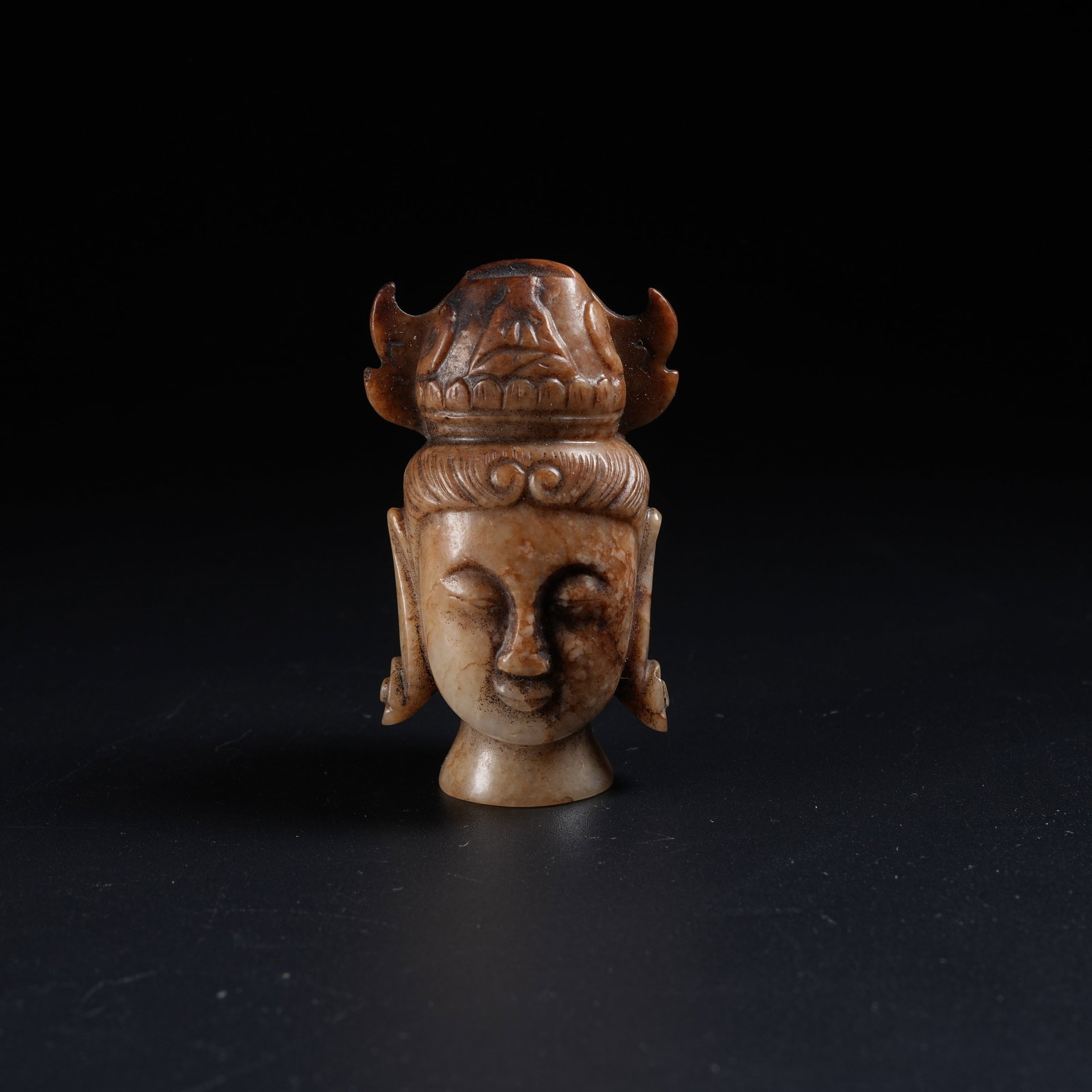 A ANCIENT JADE BUDDHA HEAD (1 of 9)