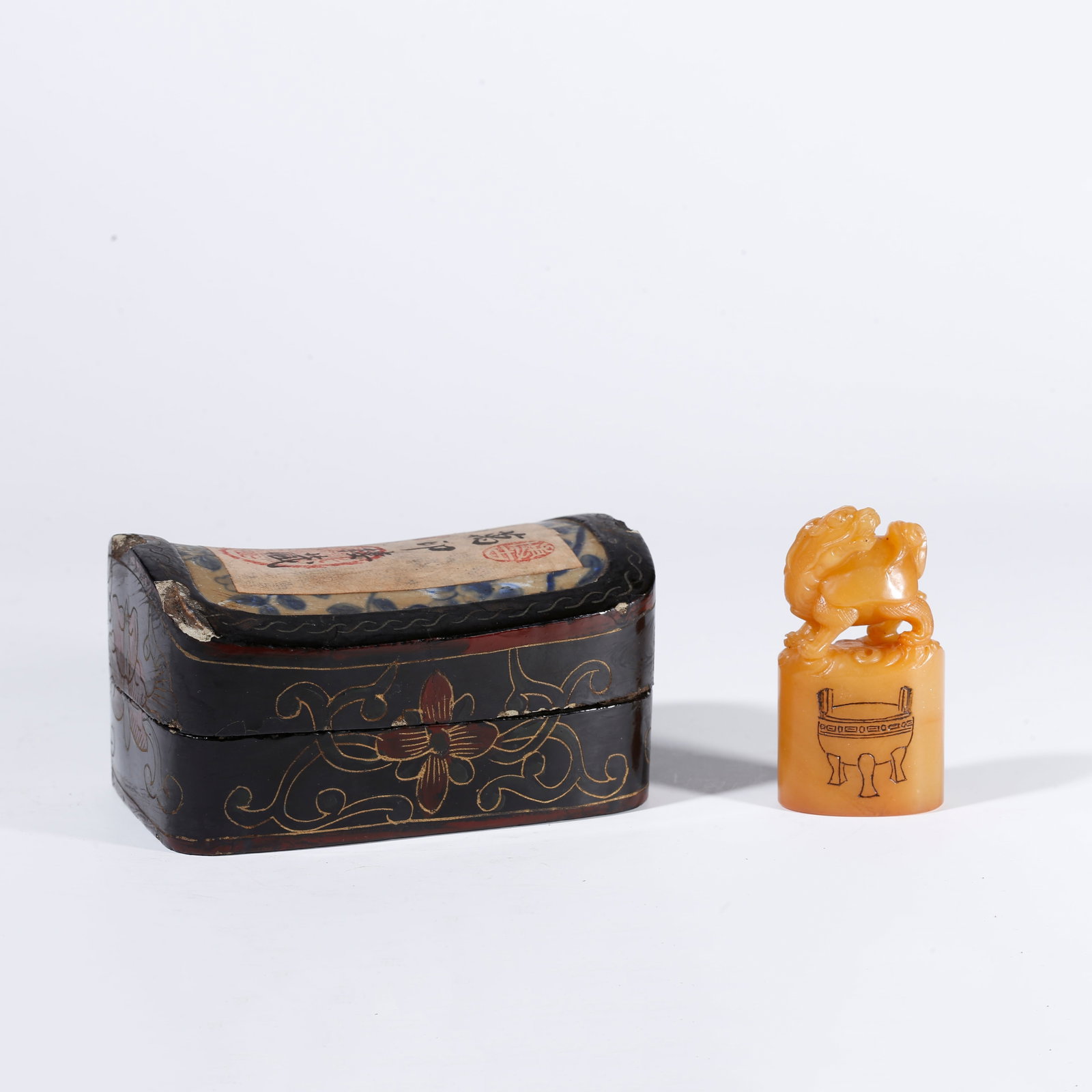 A SHOUSHAN STONE SEAL WITH TURTLE KNOB (1 of 8)