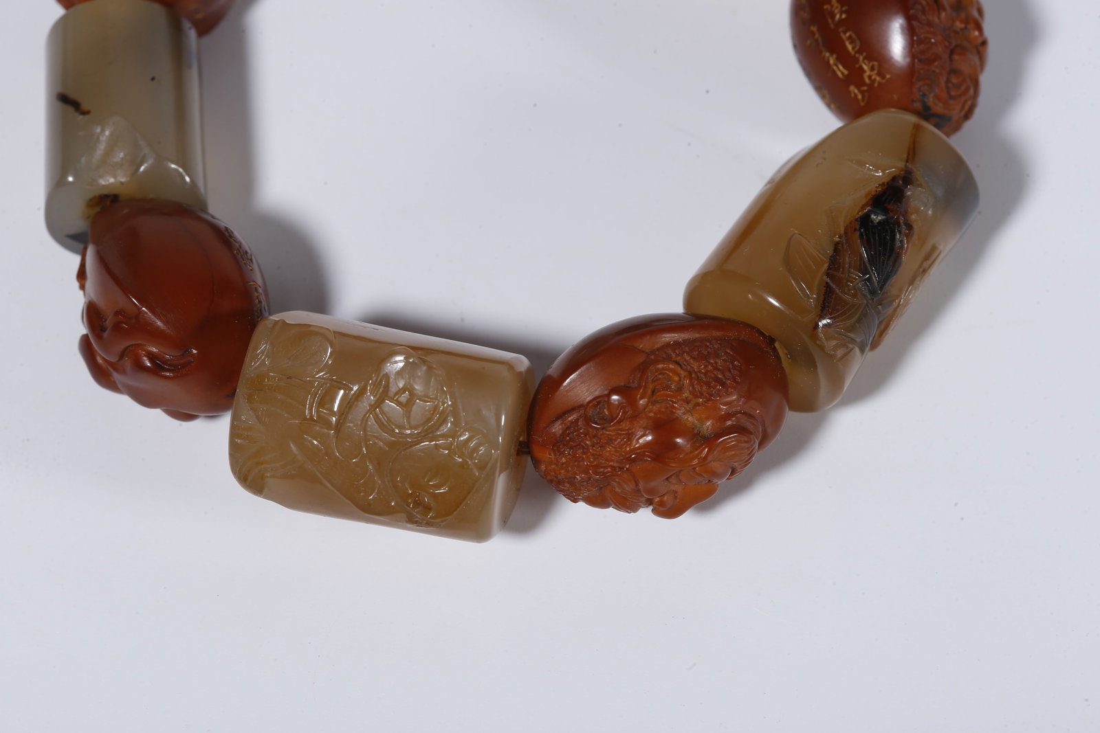 A AGATE BRACELET - 2