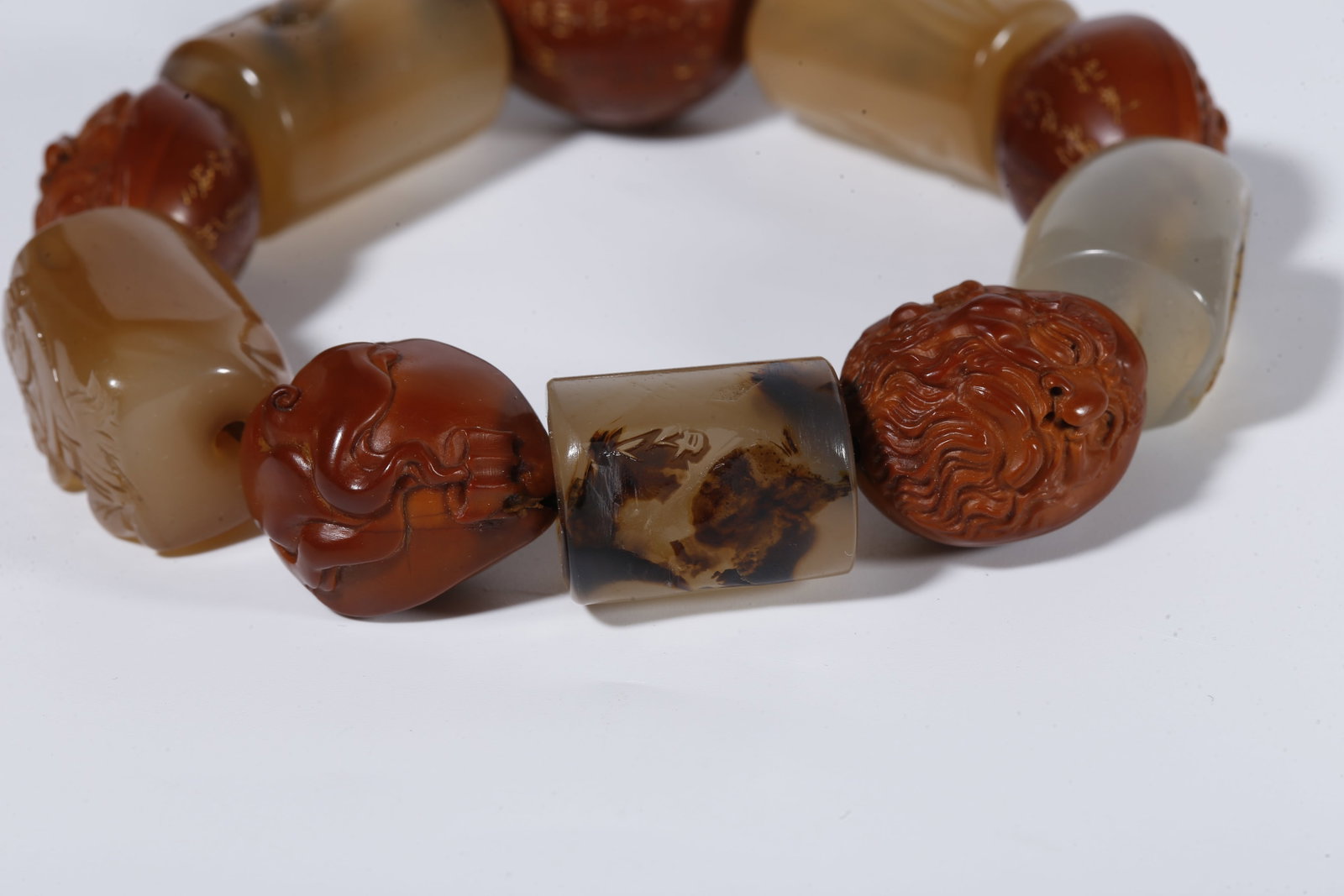 A AGATE BRACELET - 8