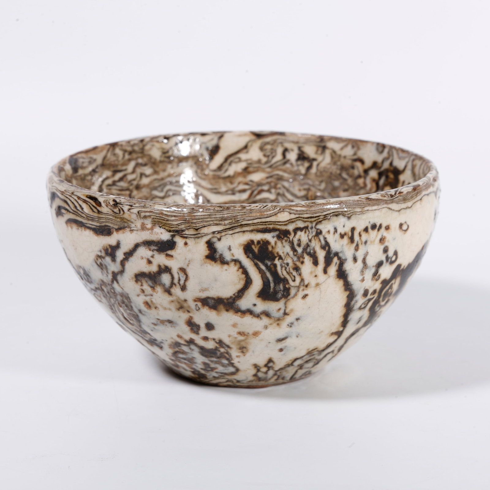 A MARBLED GLAZED BOWL (1 of 8)