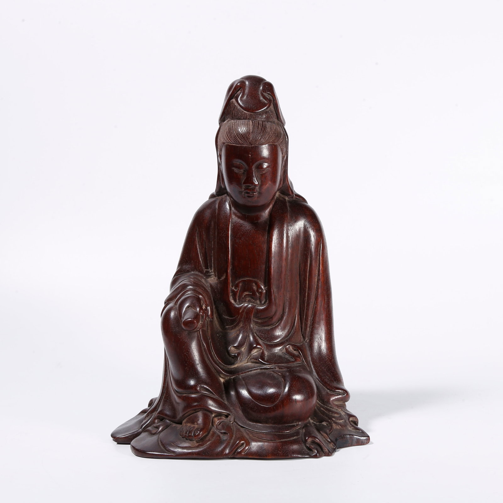 A RED WOOD GUANYIN STATUE: Red Wood Guanyin Statue