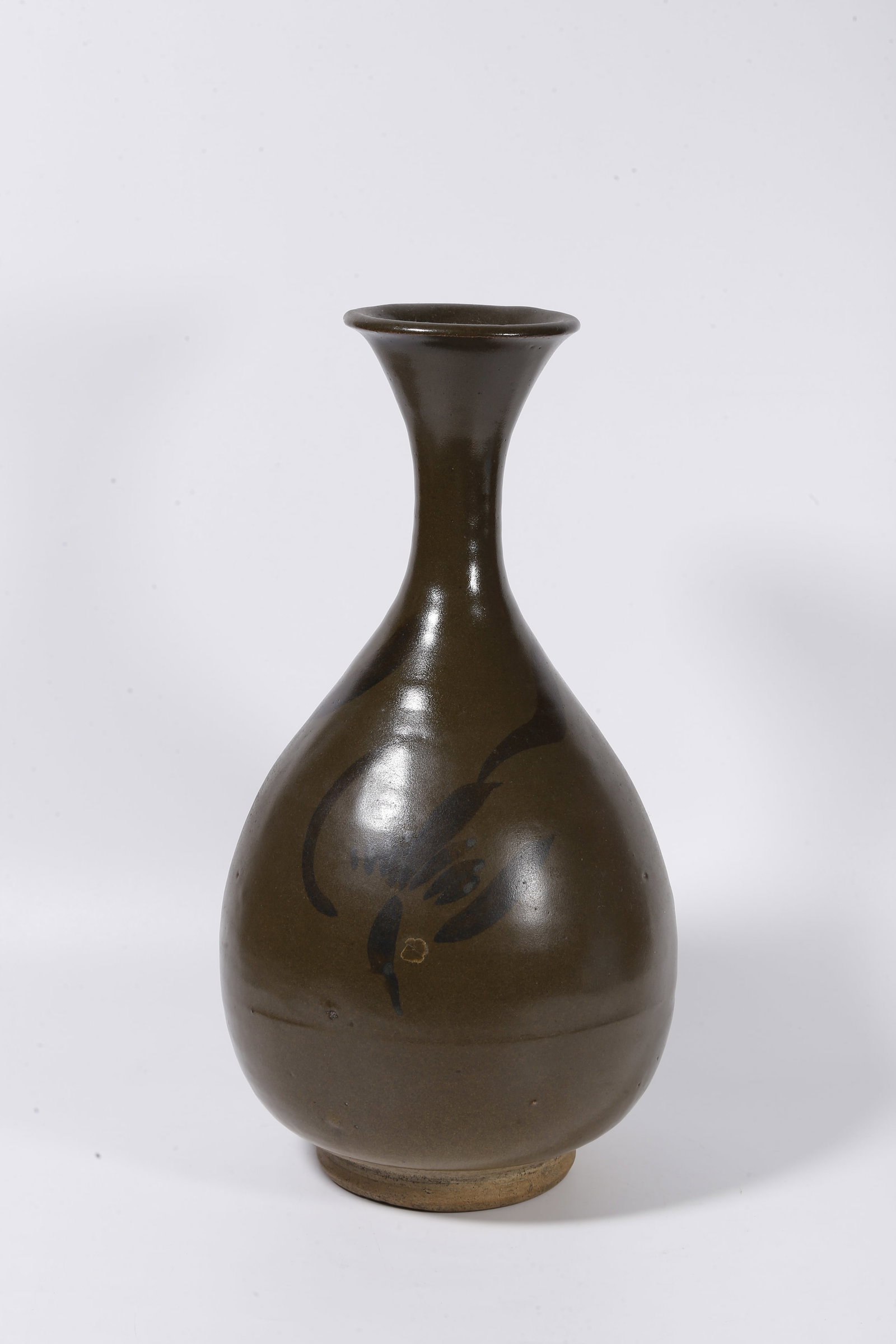 A ANCIENT KILN YUHUCHUN VASE (1 of 9)