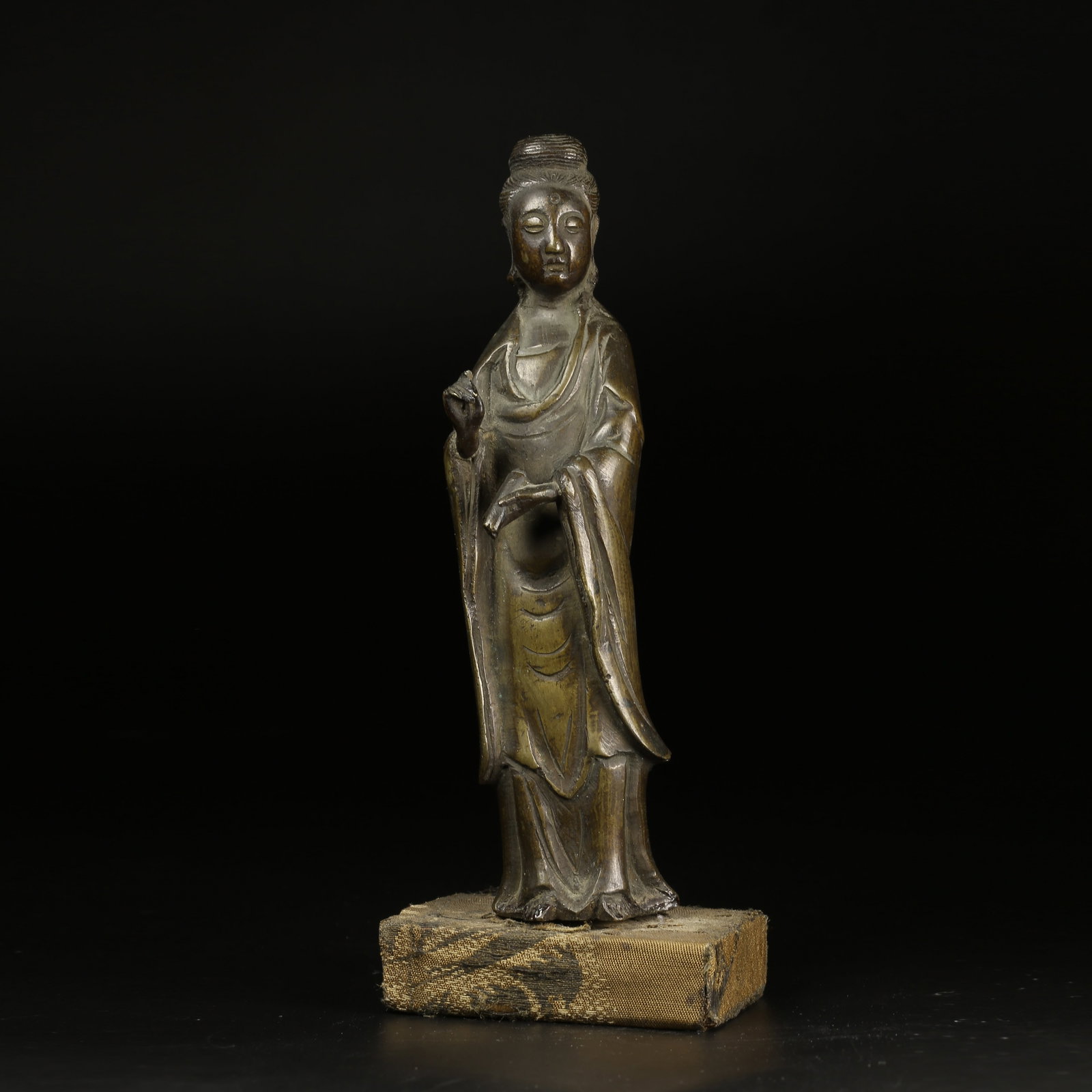 A BRONZE COURT LADY FIGURE (1 of 9)