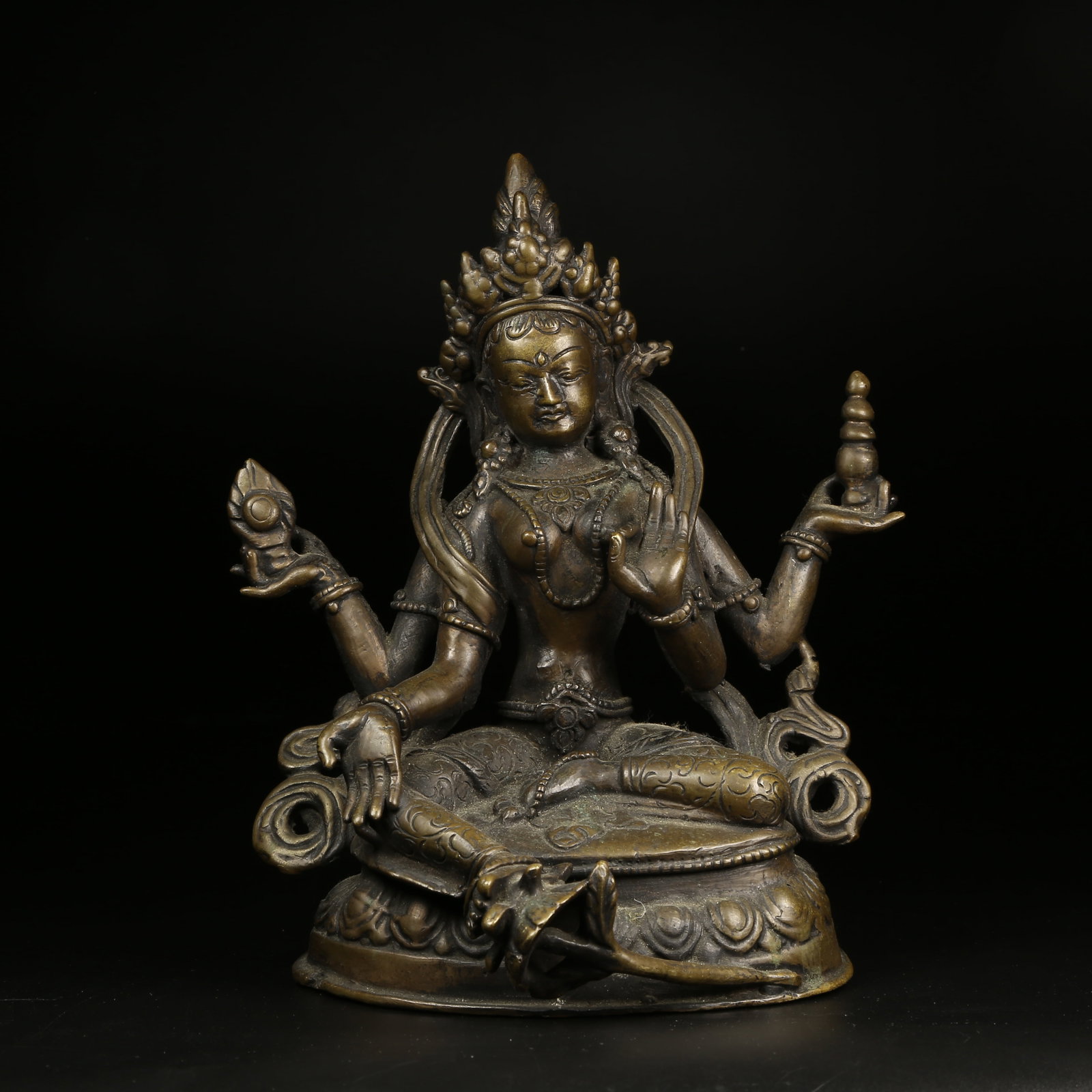 A BRONZE FOUR-ARMED AVALOKITESHVARA FIGURE (1 of 8)