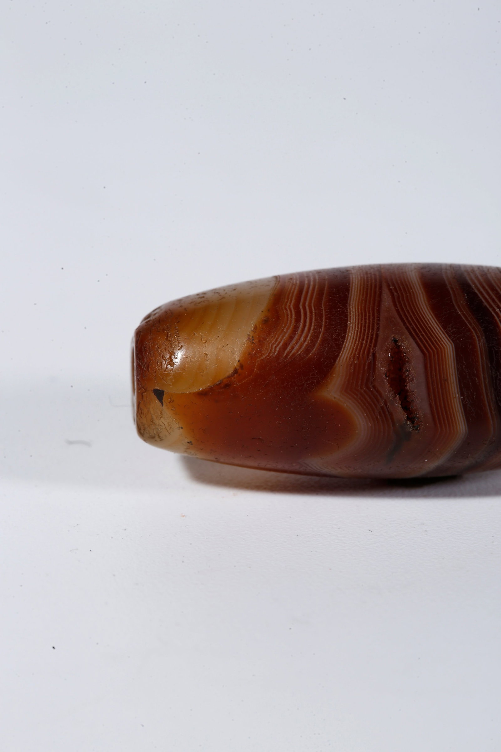 A THREAD-WRAPPED AGATE DZI BEAD - 8