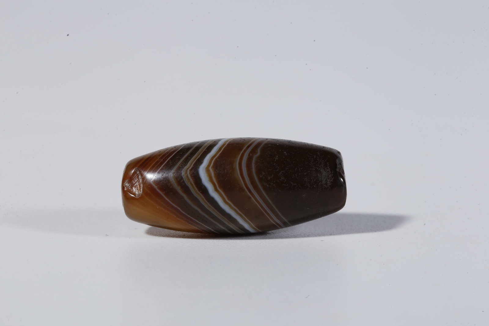 A THREAD-WRAPPED AGATE DZI BEAD - 5