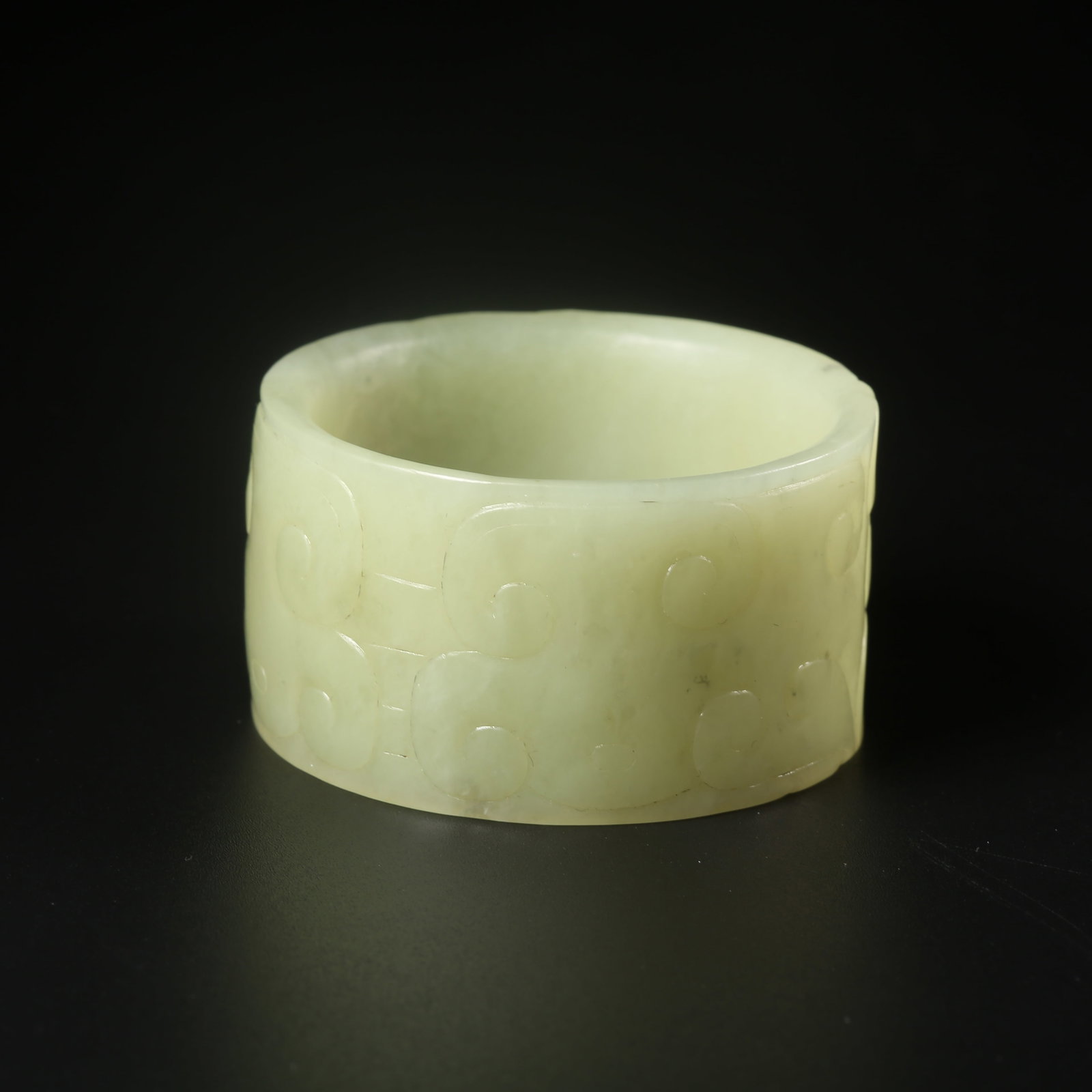 A HETIAN JADE RING: Hetian jade ring