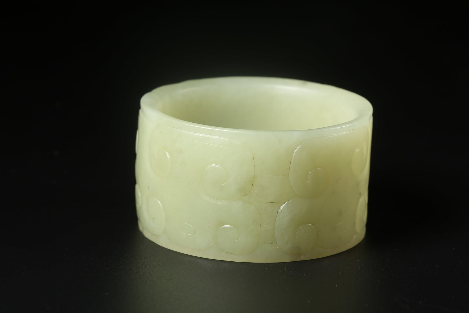 A HETIAN JADE RING - 4