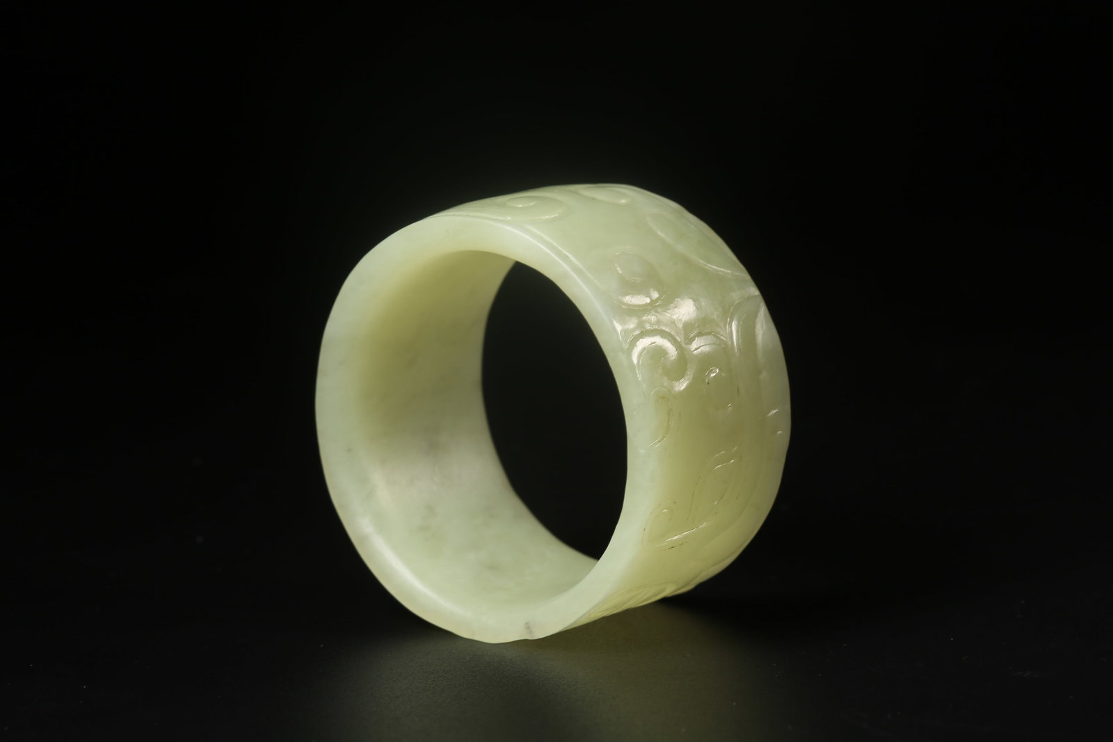 A HETIAN JADE RING - 8