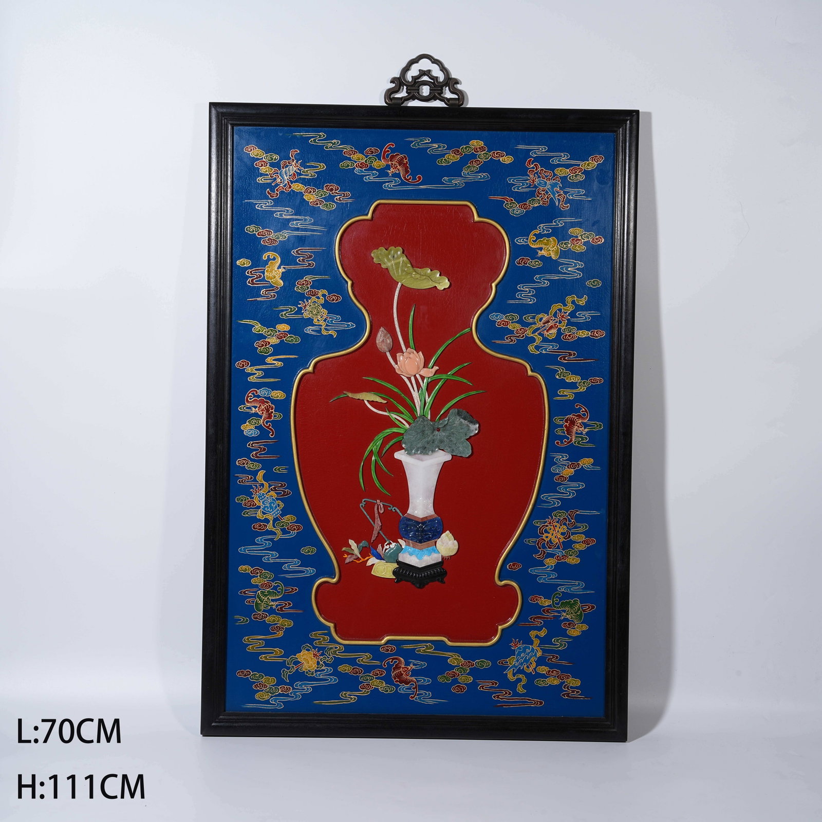 A RED SANDALWOOD HANGING SCREEN WITH FLORAL PATTERNS AND PRECIOUS STONE INLAY (1 of 7)
