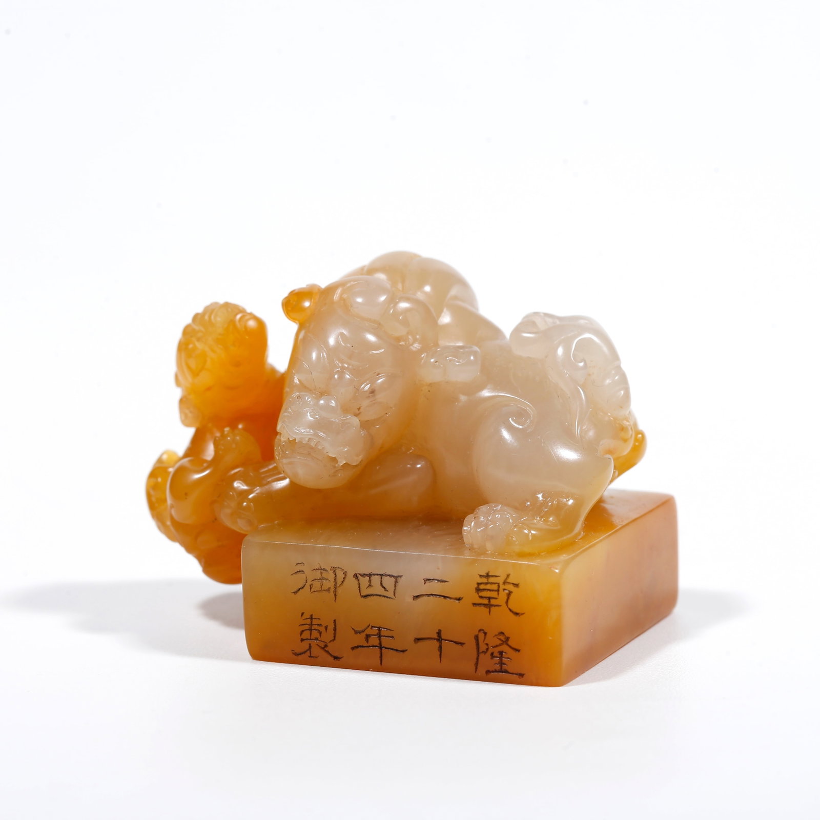 A SHOUSHAN STONE SEAL CARVED WITH LION AND CUB KNOB (1 of 9)
